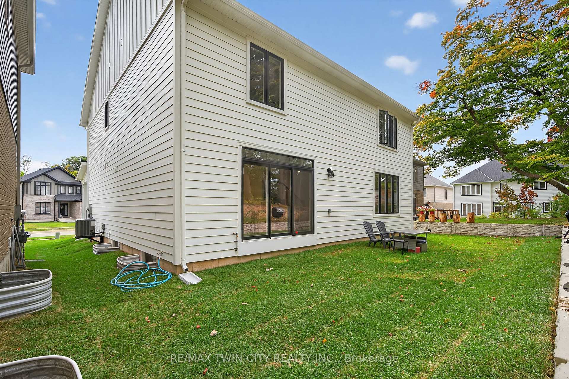 Photo 31 of 209 Jeffrey Place, Kitchener, Country Hills East — HOMEH