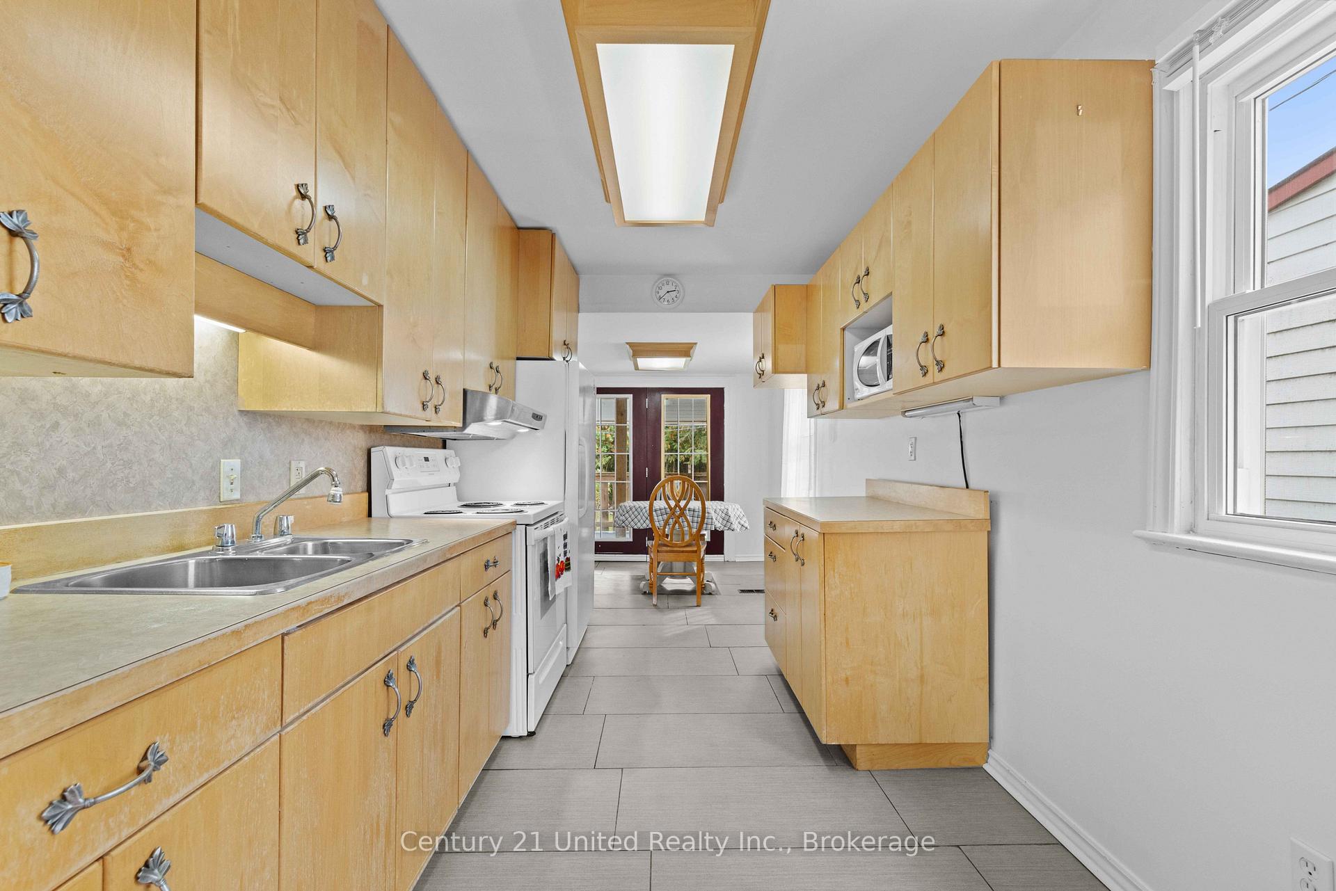 Photo 18 of 759 St. Mary's Street, Peterborough, Otonabee Ward 1 — HOMEH