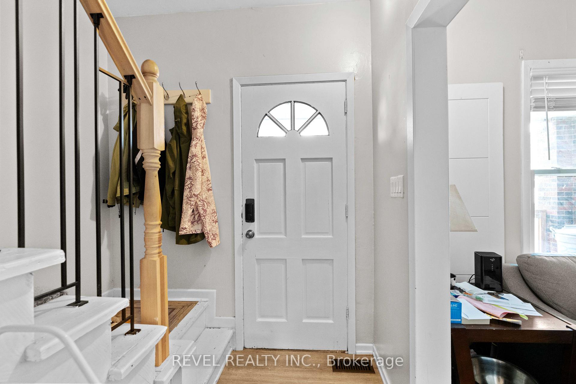 Photo 2 of 33 Cline Avenue N, Hamilton, Westdale — HOMEH