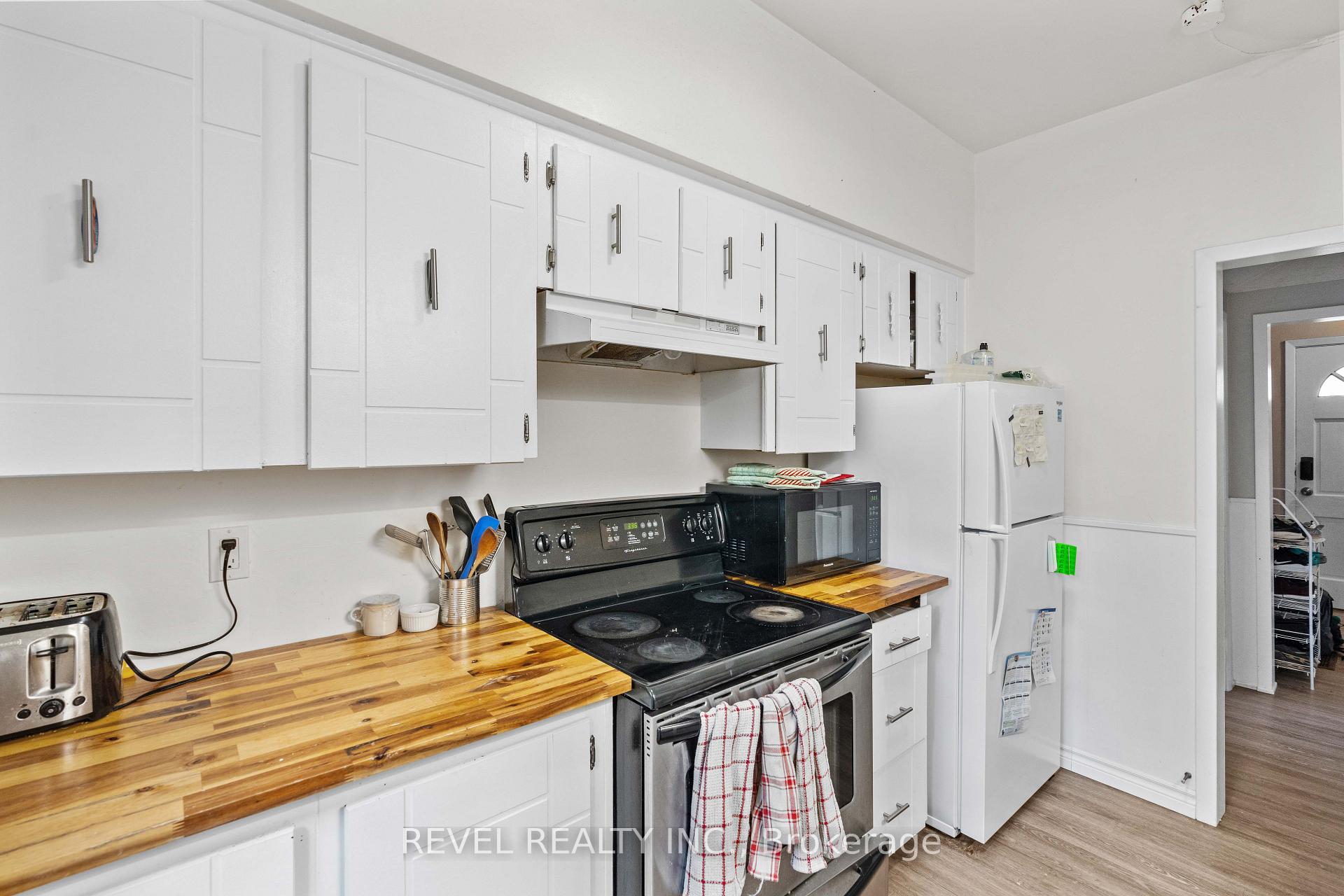 Photo 7 of 33 Cline Avenue N, Hamilton, Westdale — HOMEH