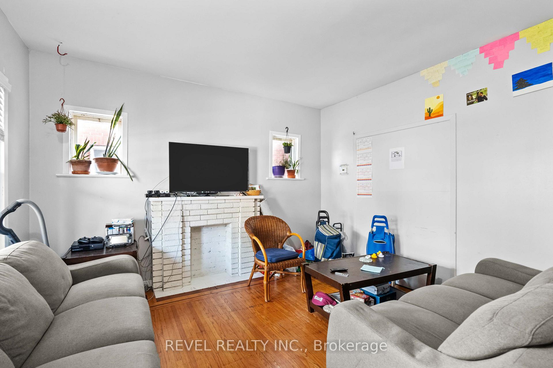Photo 11 of 33 Cline Avenue N, Hamilton, Westdale — HOMEH