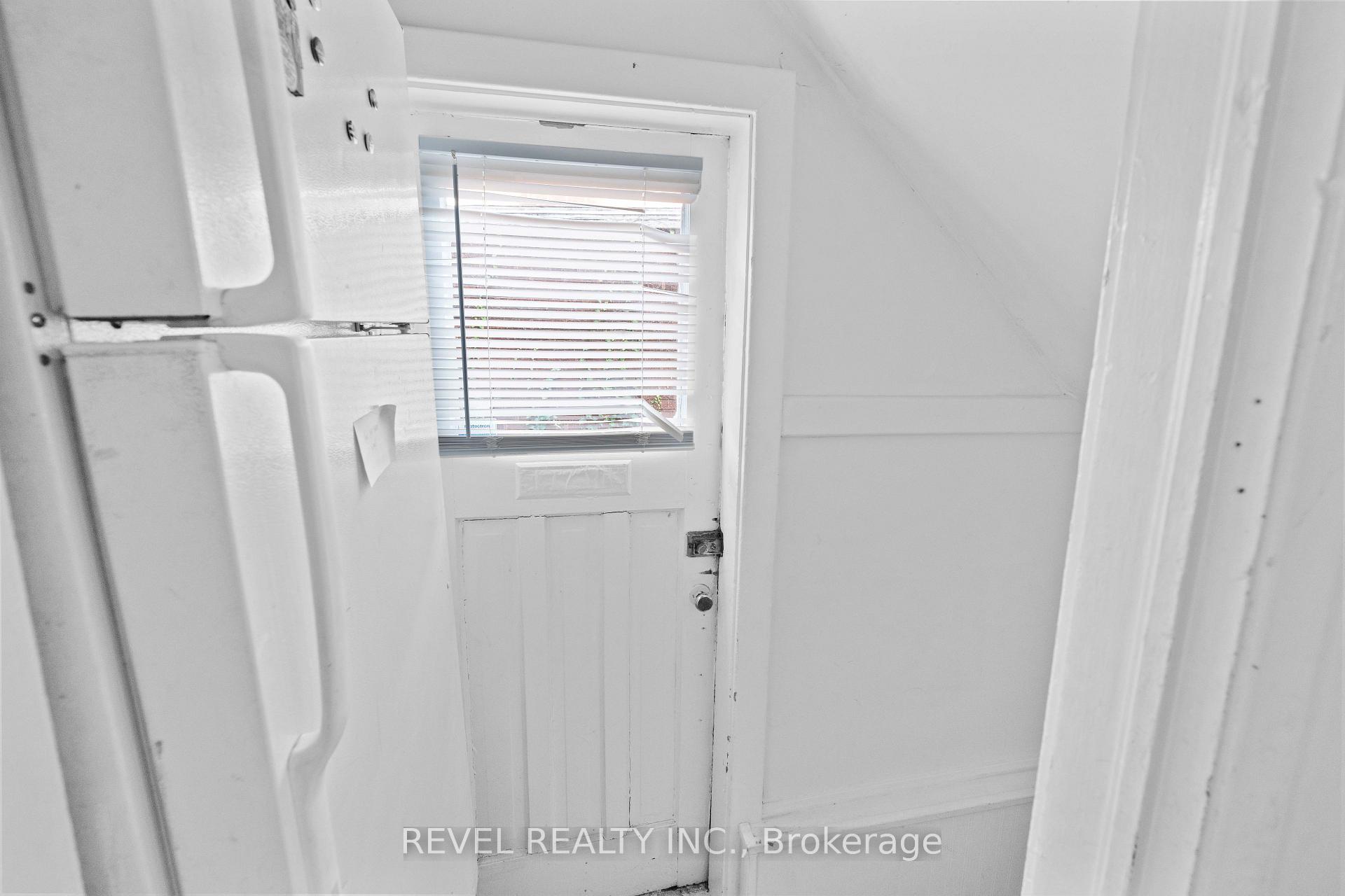 Photo 15 of 33 Cline Avenue N, Hamilton, Westdale — HOMEH