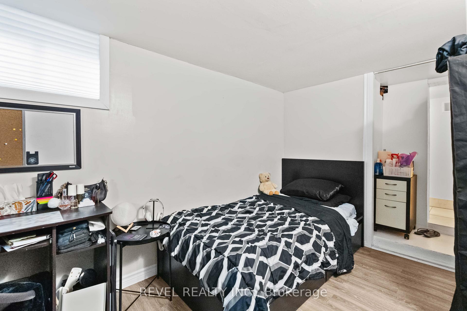 Photo 16 of 33 Cline Avenue N, Hamilton, Westdale — HOMEH