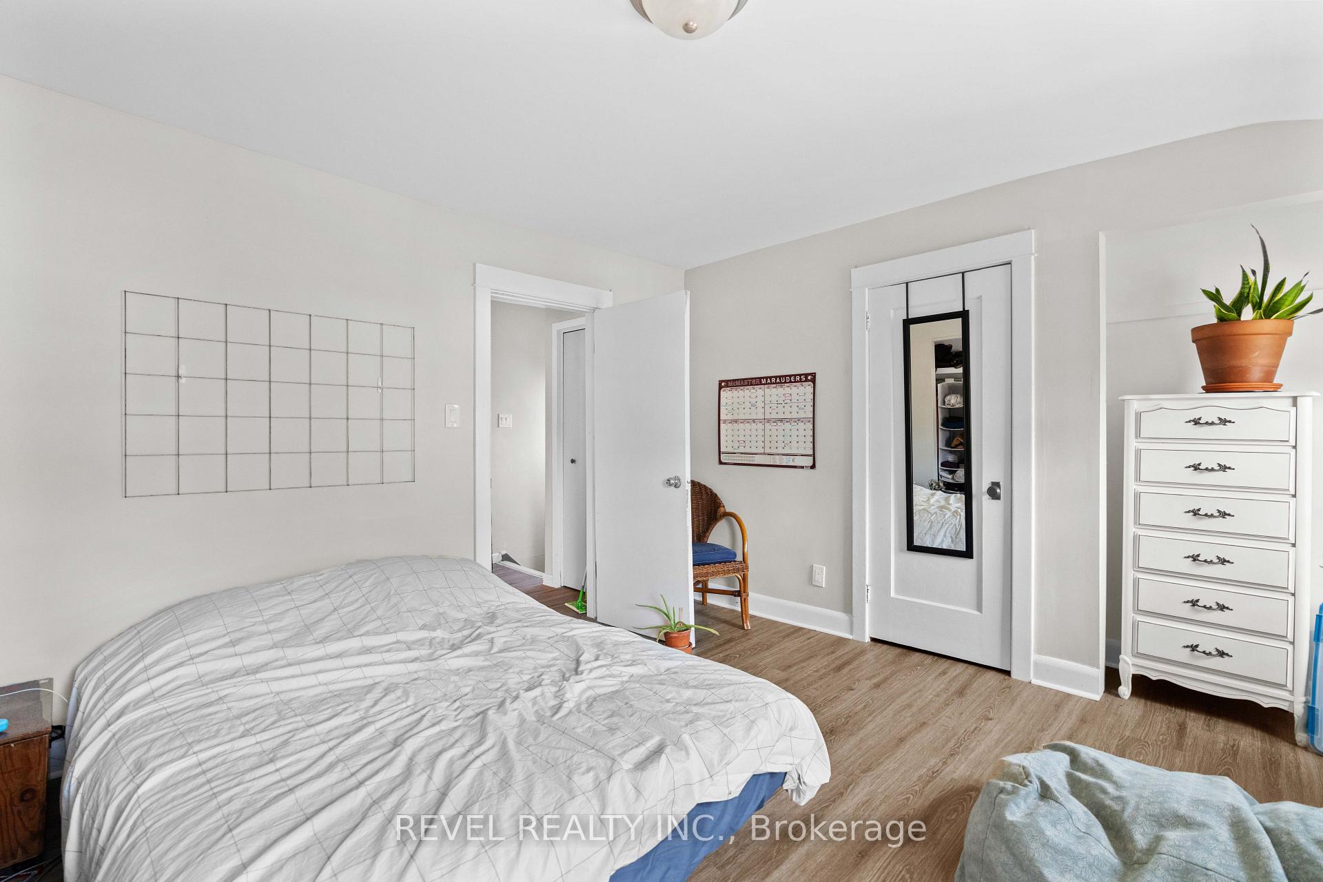 Photo 26 of 33 Cline Avenue N, Hamilton, Westdale — HOMEH