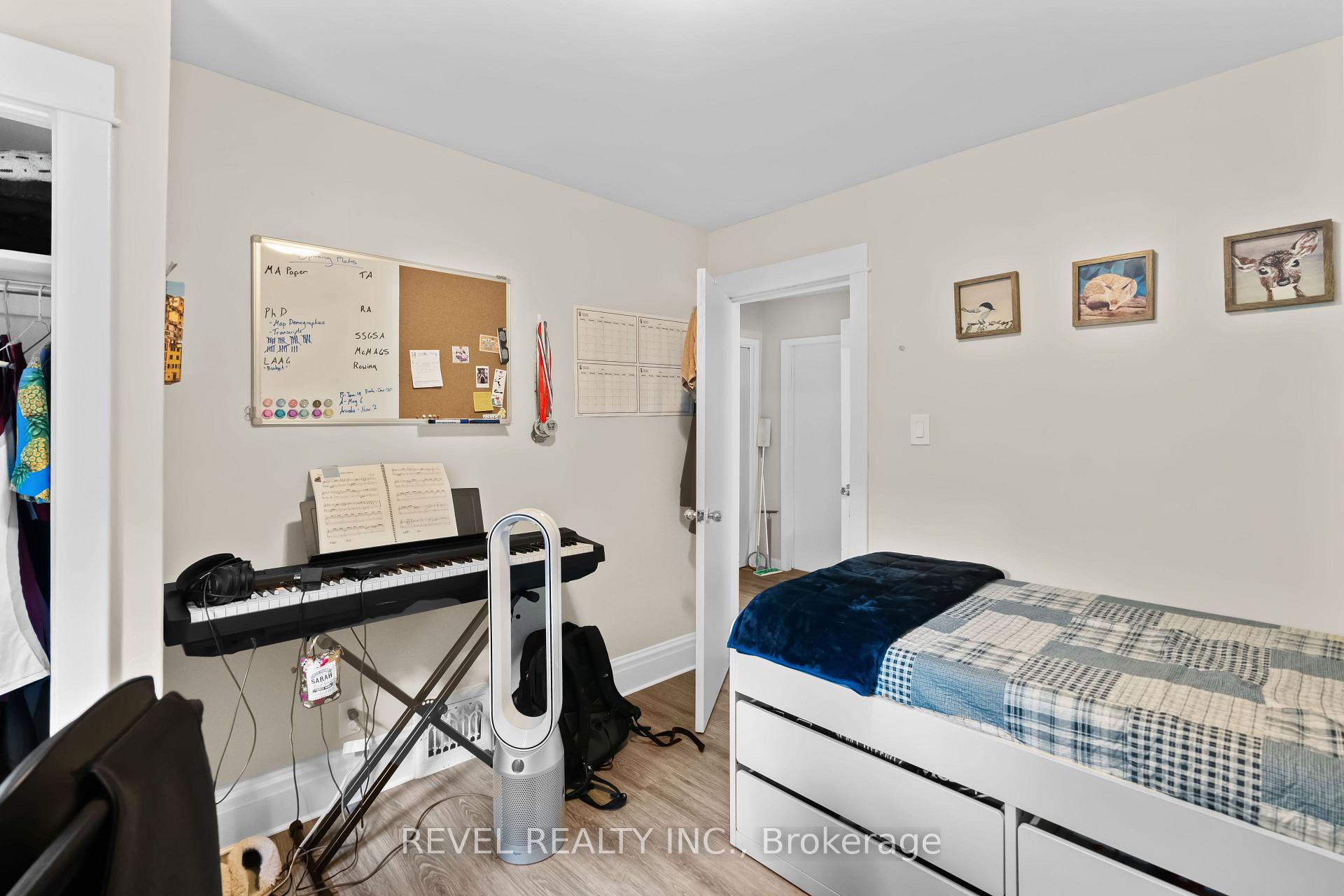 Photo 28 of 33 Cline Avenue N, Hamilton, Westdale — HOMEH
