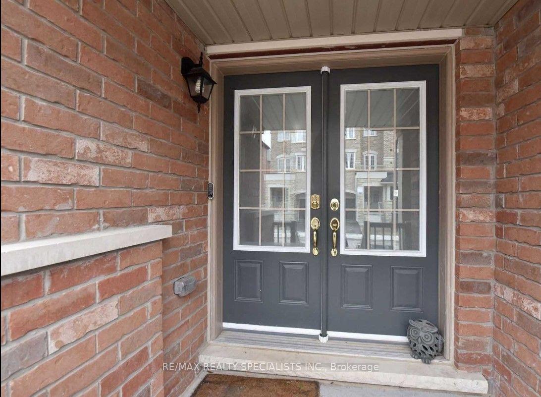 Photo 3 of 7 Hobart Gardens, Brampton, Heart Lake East — HOMEH
