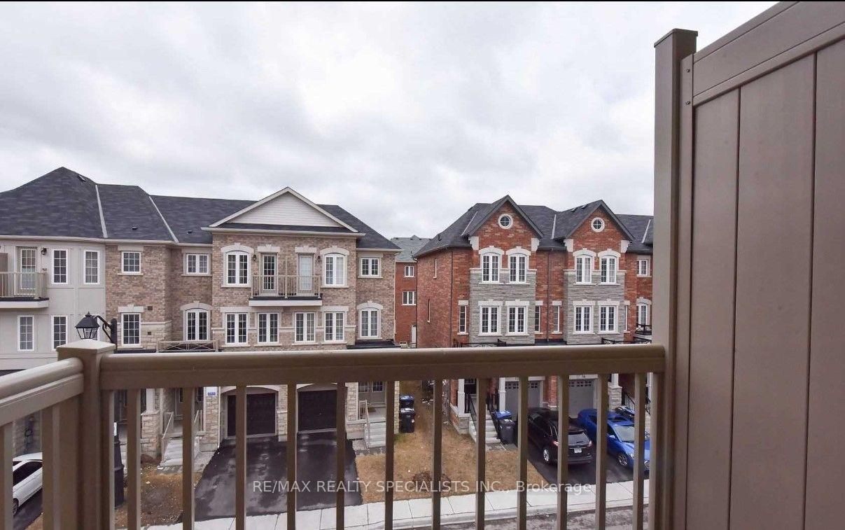 Photo 16 of 7 Hobart Gardens, Brampton, Heart Lake East — HOMEH