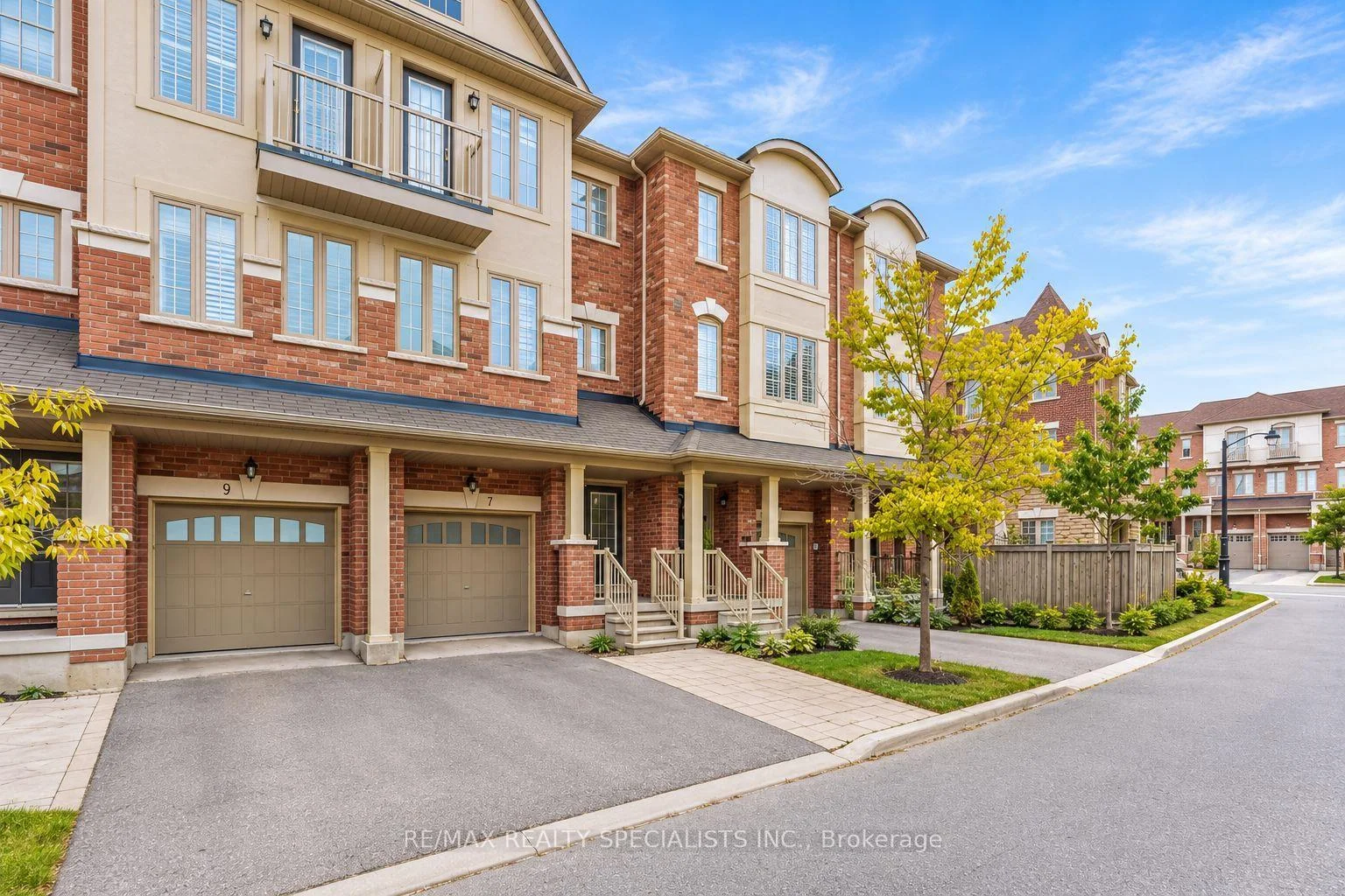 Photo 4 of 7 Hobart Gardens, Brampton, Heart Lake East — HOMEH