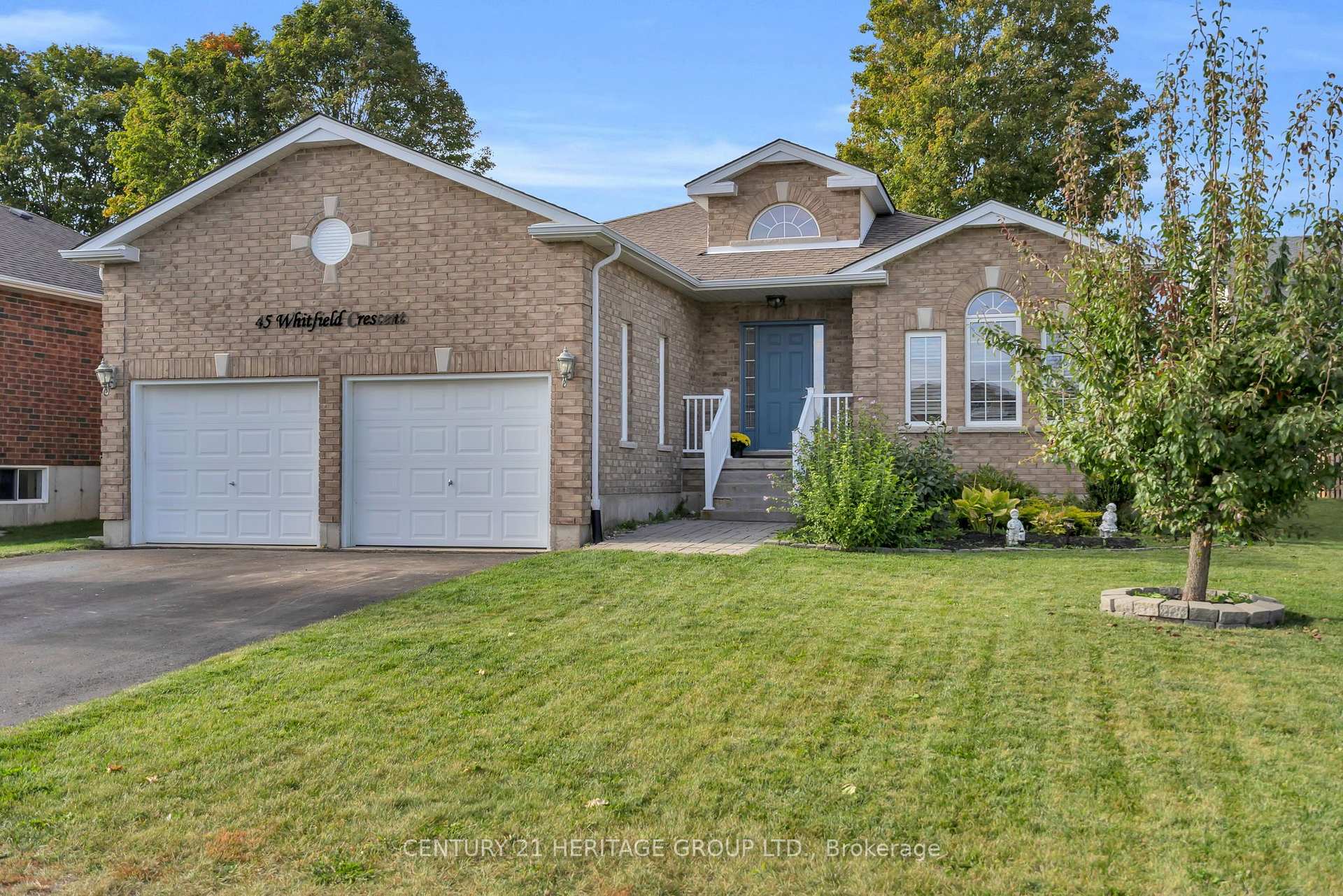 Photo 2 of 45 Whitfield Crescent, Springwater, Elmvale — HOMEH