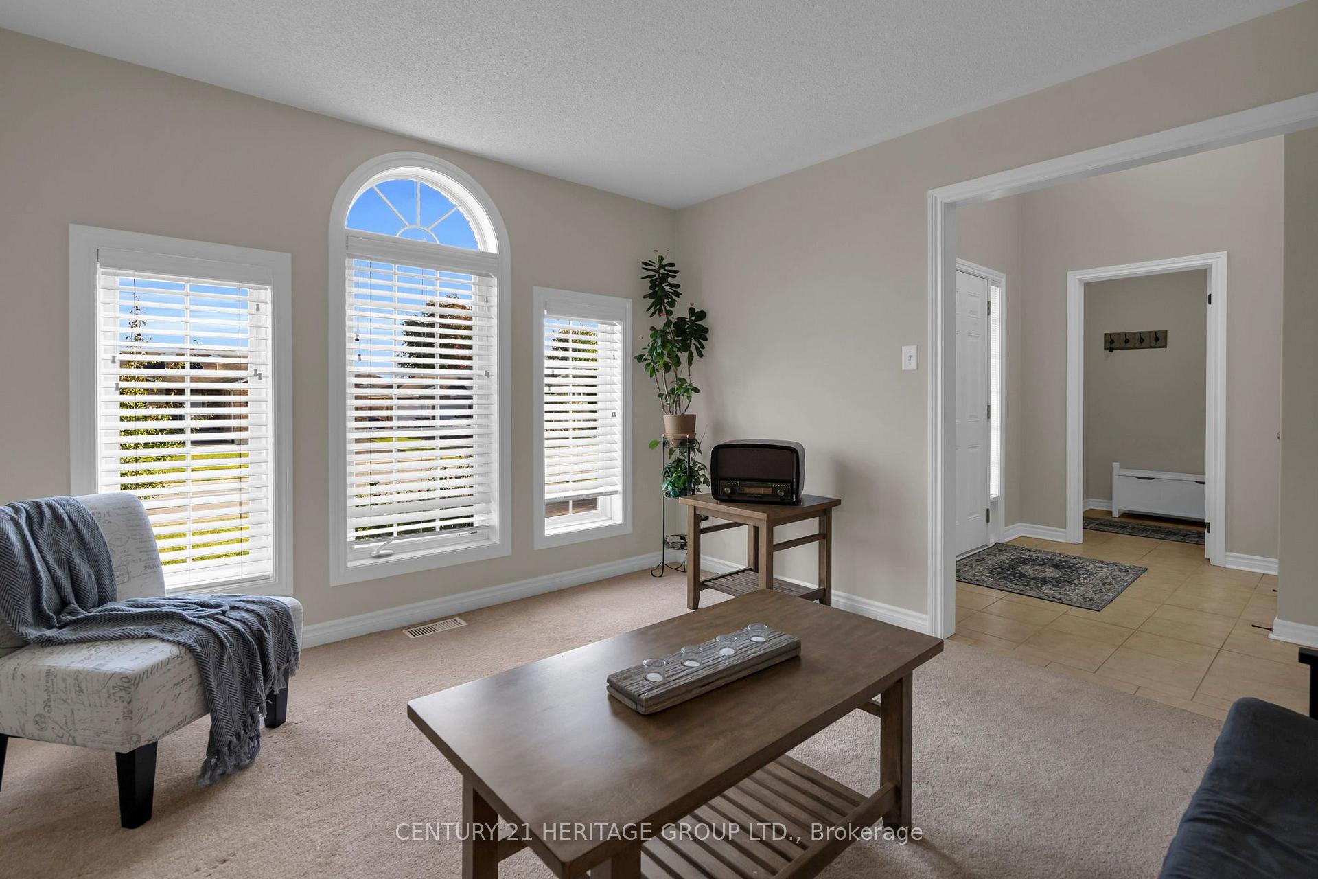 Photo 9 of 45 Whitfield Crescent, Springwater, Elmvale — HOMEH