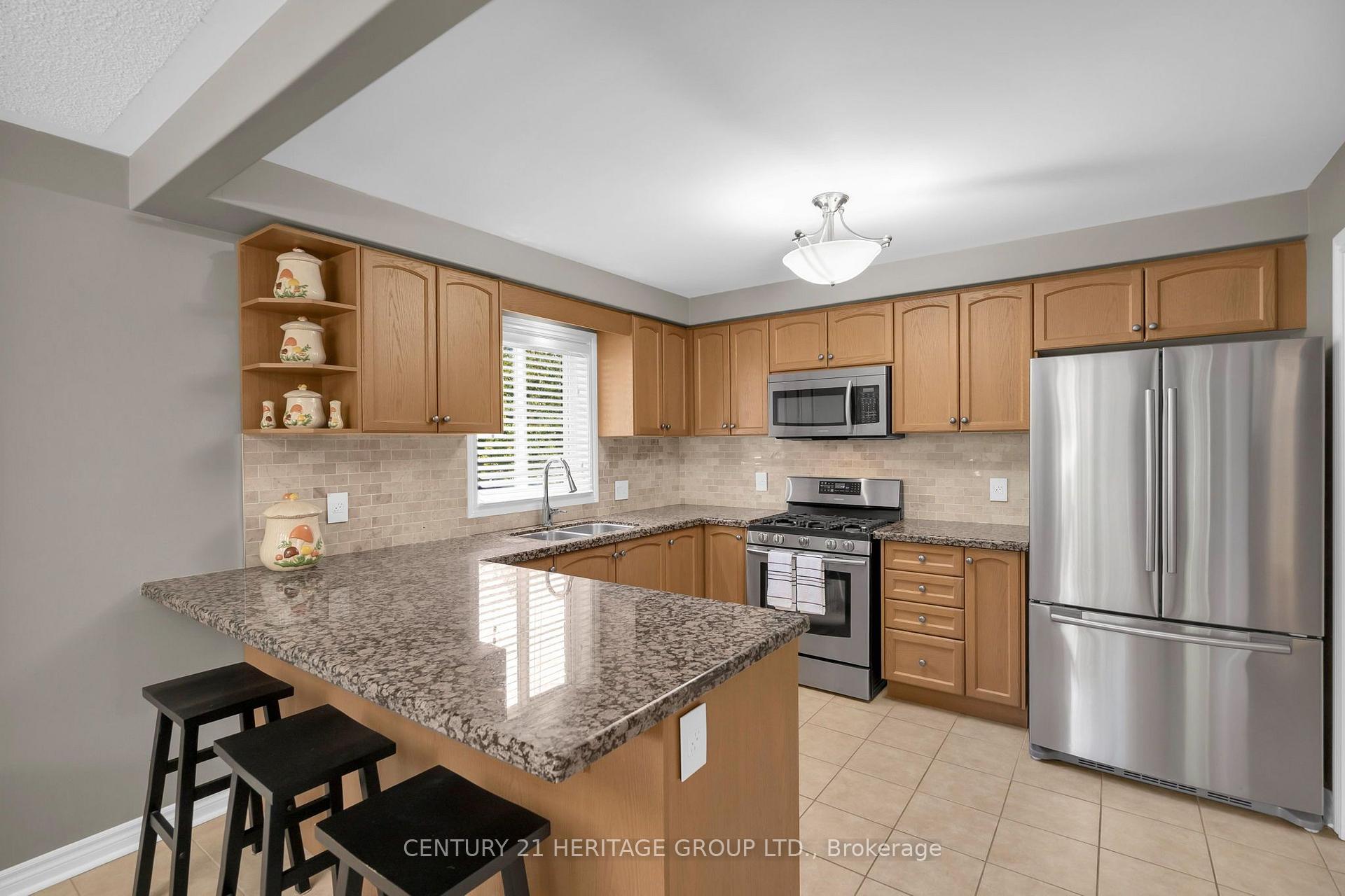 Photo 13 of 45 Whitfield Crescent, Springwater, Elmvale — HOMEH