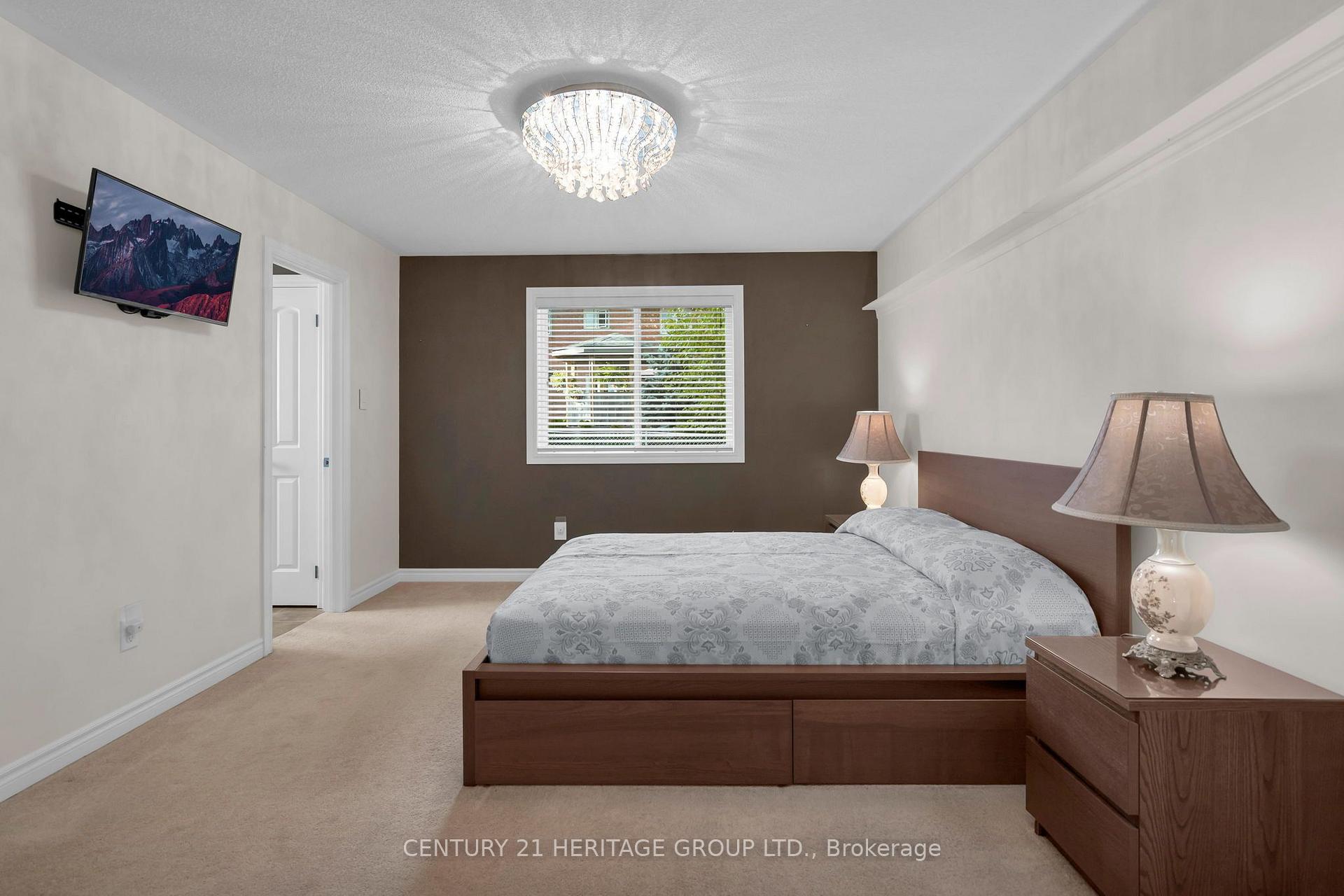 Photo 24 of 45 Whitfield Crescent, Springwater, Elmvale — HOMEH