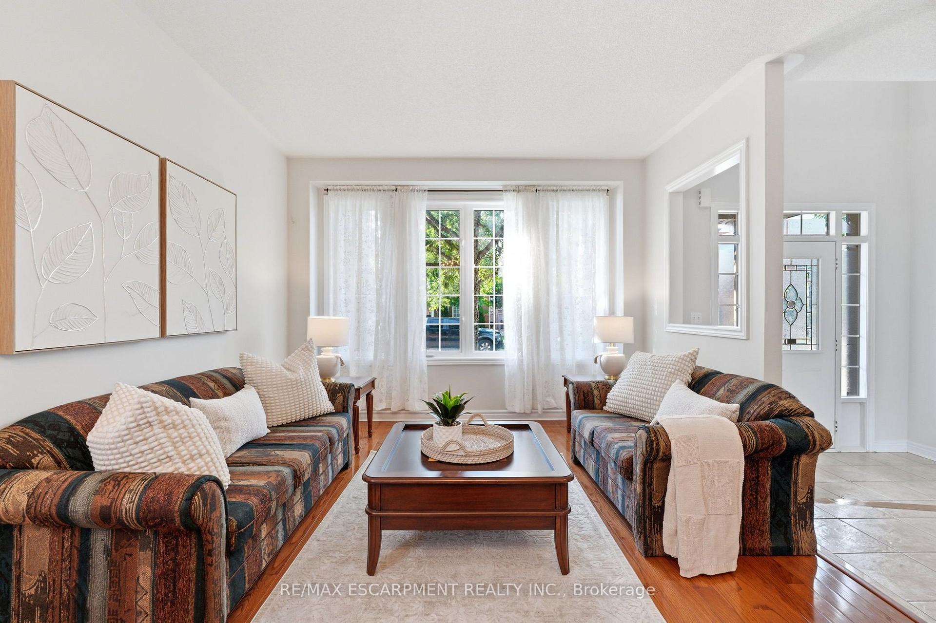 Photo 5 of 2241 Glazebrook Circle, Oakville, Westmount — HOMEH