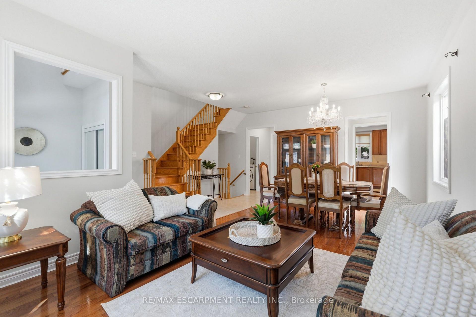 Photo 6 of 2241 Glazebrook Circle, Oakville, Westmount — HOMEH