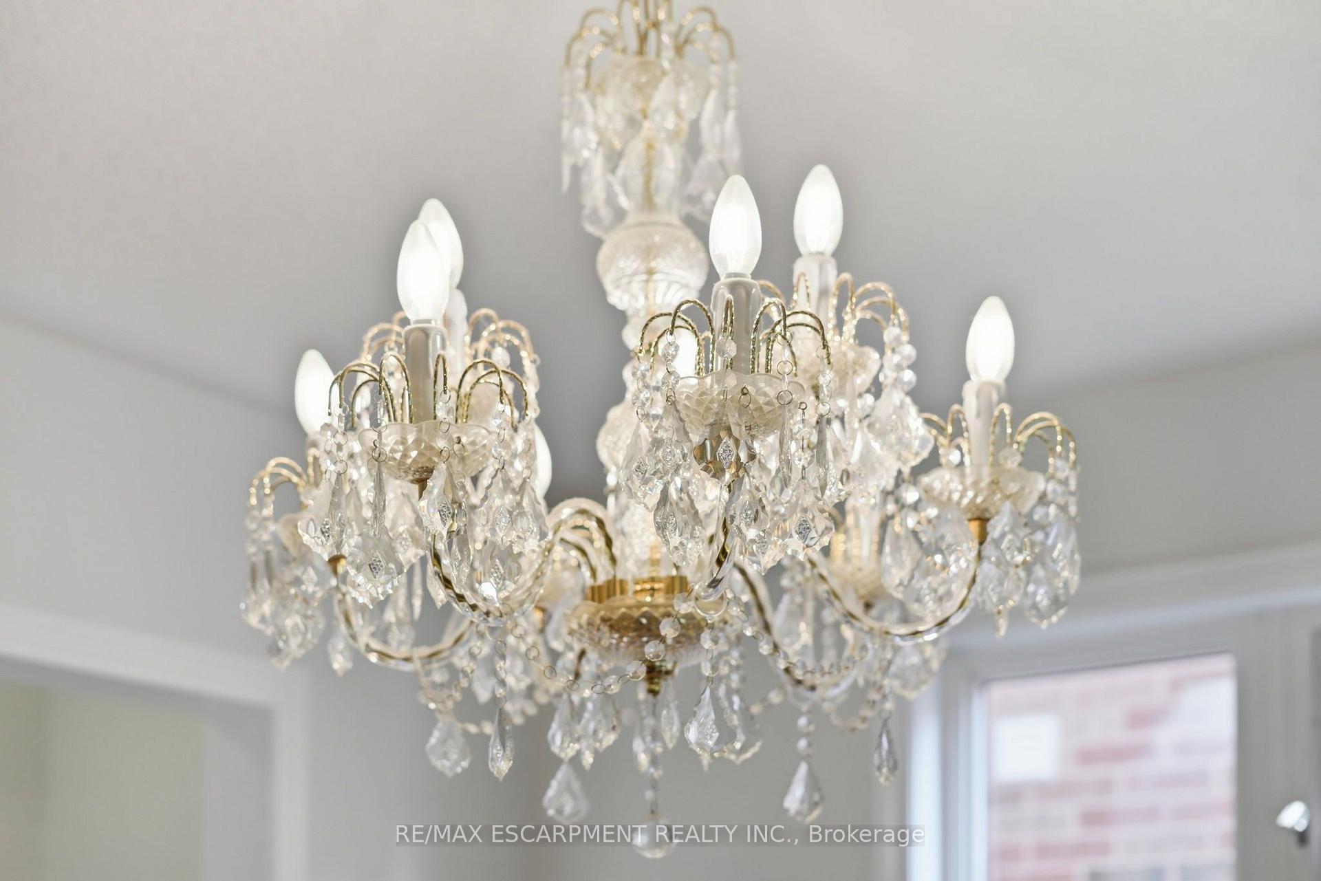 Photo 9 of 2241 Glazebrook Circle, Oakville, Westmount — HOMEH