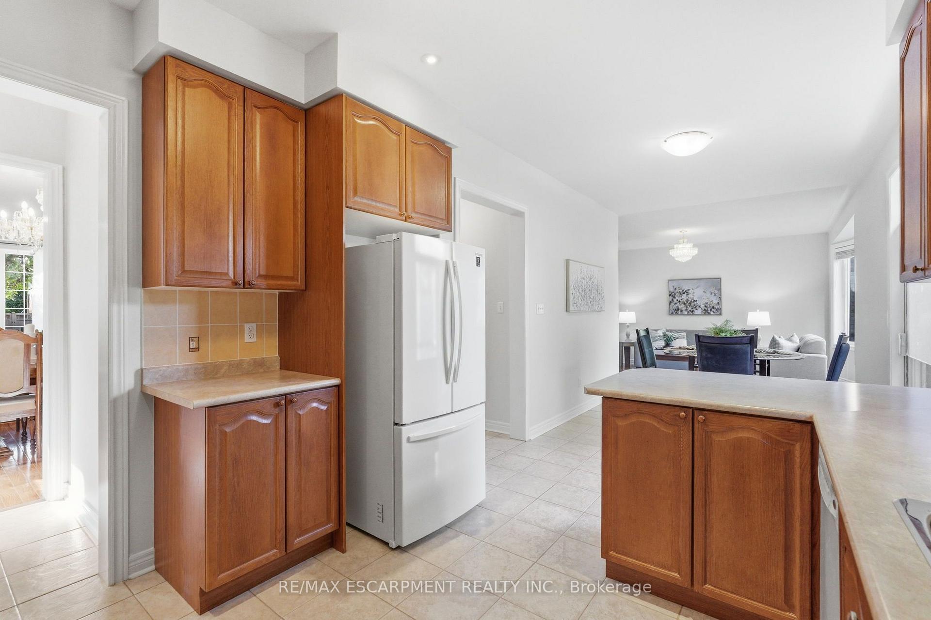 Photo 14 of 2241 Glazebrook Circle, Oakville, Westmount — HOMEH