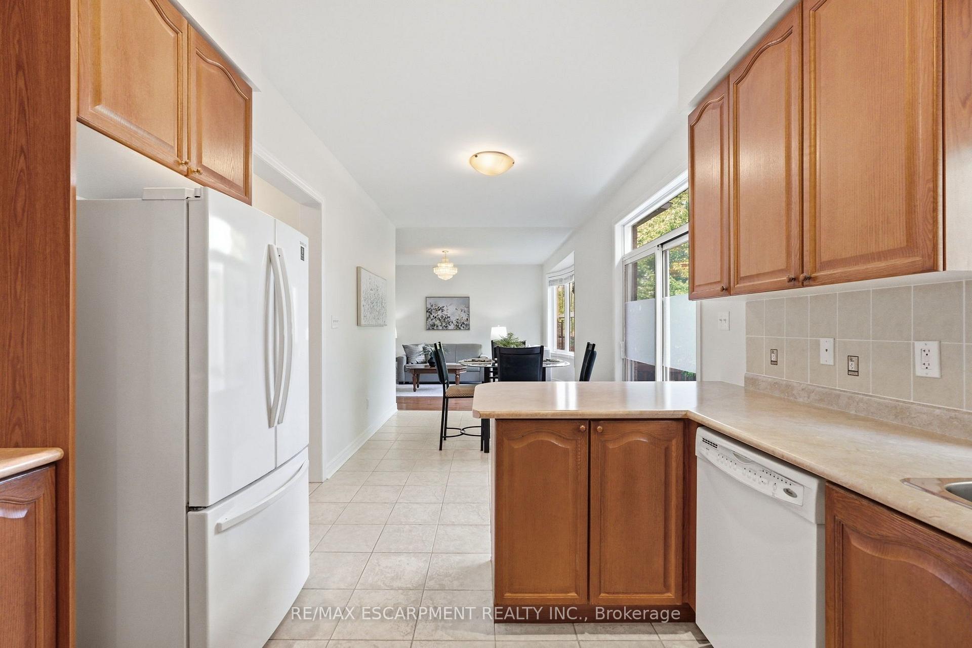 Photo 15 of 2241 Glazebrook Circle, Oakville, Westmount — HOMEH