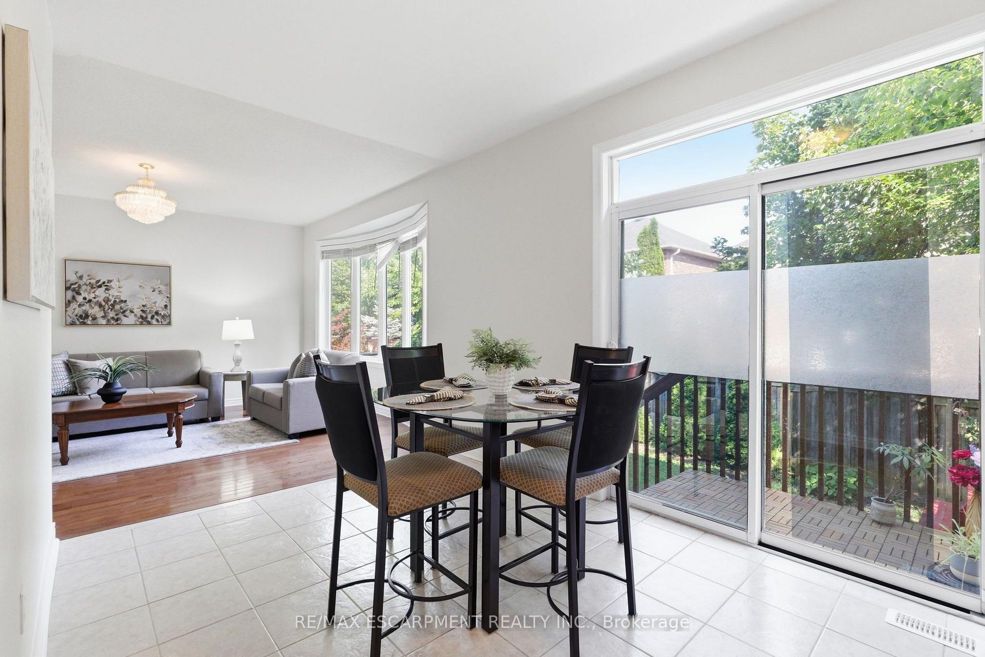 Photo 16 of 2241 Glazebrook Circle, Oakville, Westmount — HOMEH