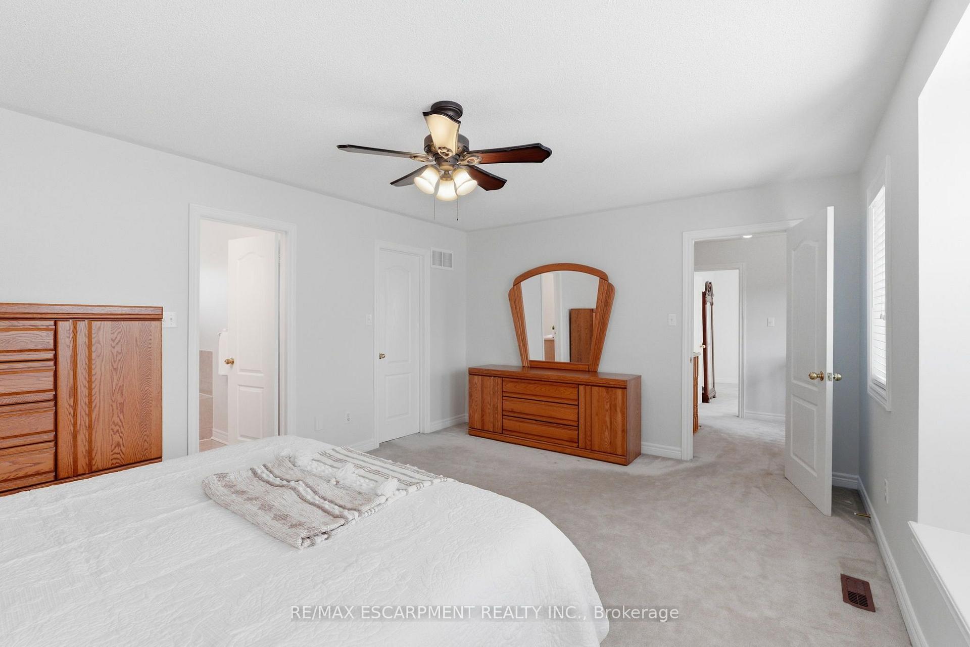 Photo 28 of 2241 Glazebrook Circle, Oakville, Westmount — HOMEH
