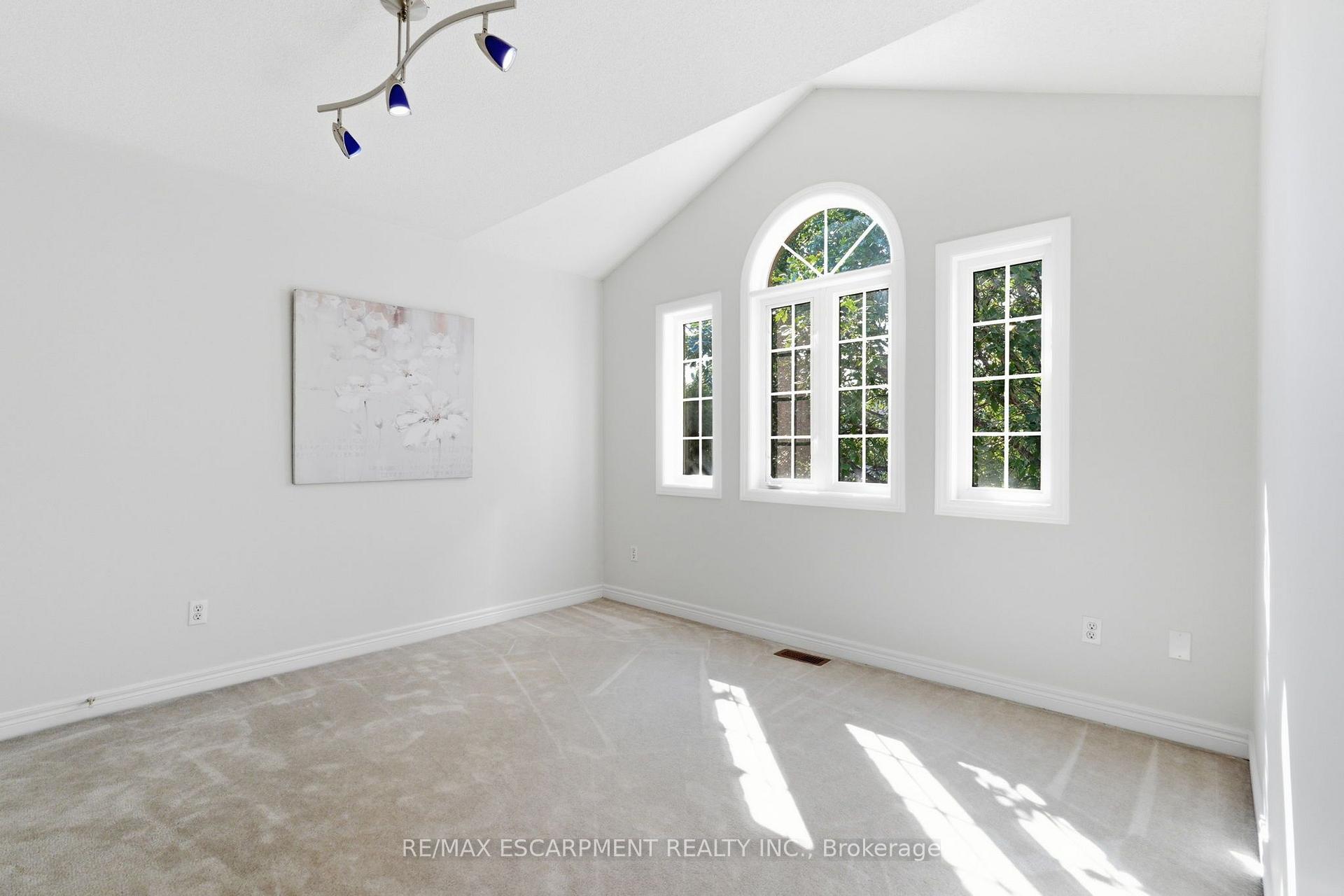 Photo 36 of 2241 Glazebrook Circle, Oakville, Westmount — HOMEH