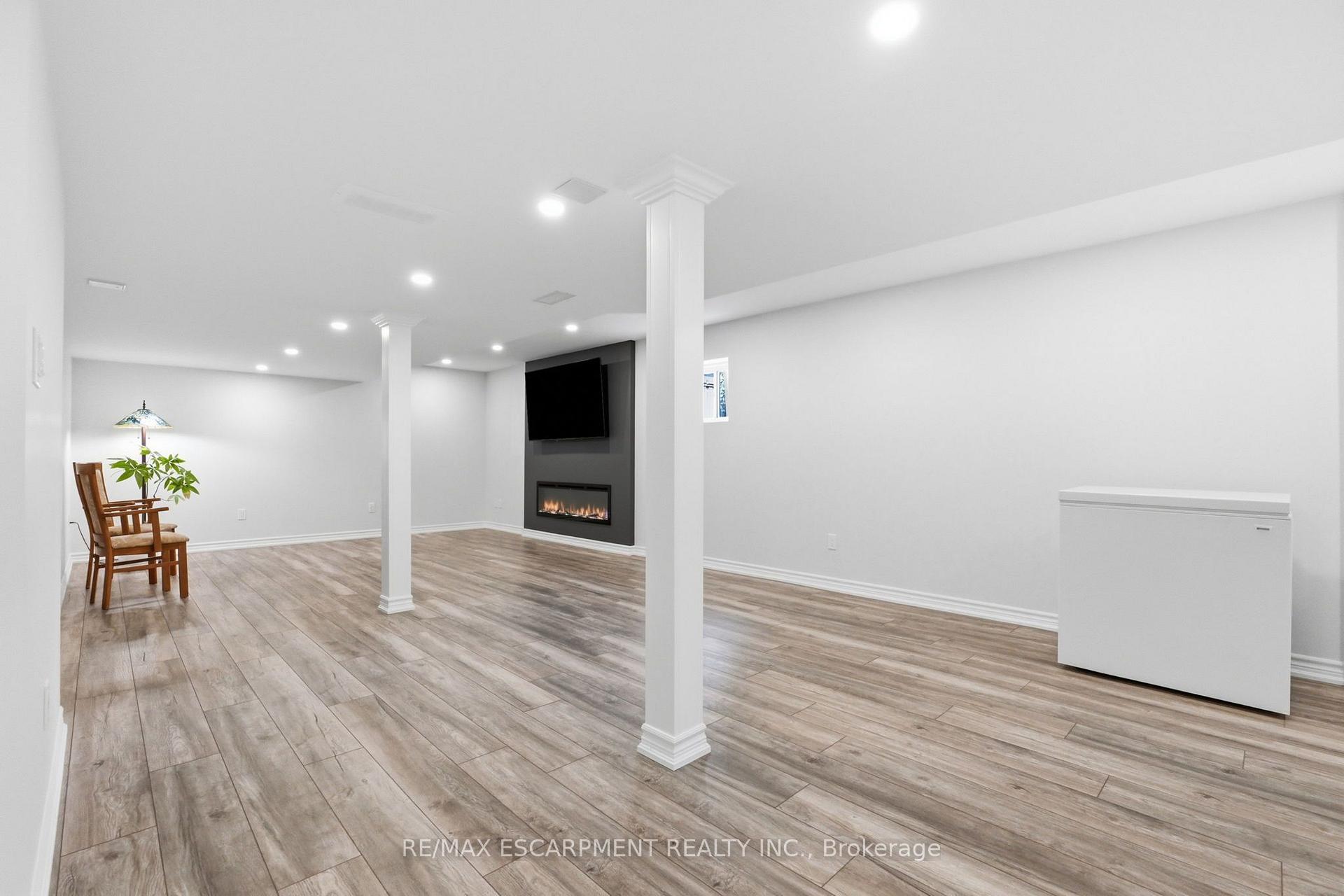 Photo 39 of 2241 Glazebrook Circle, Oakville, Westmount — HOMEH