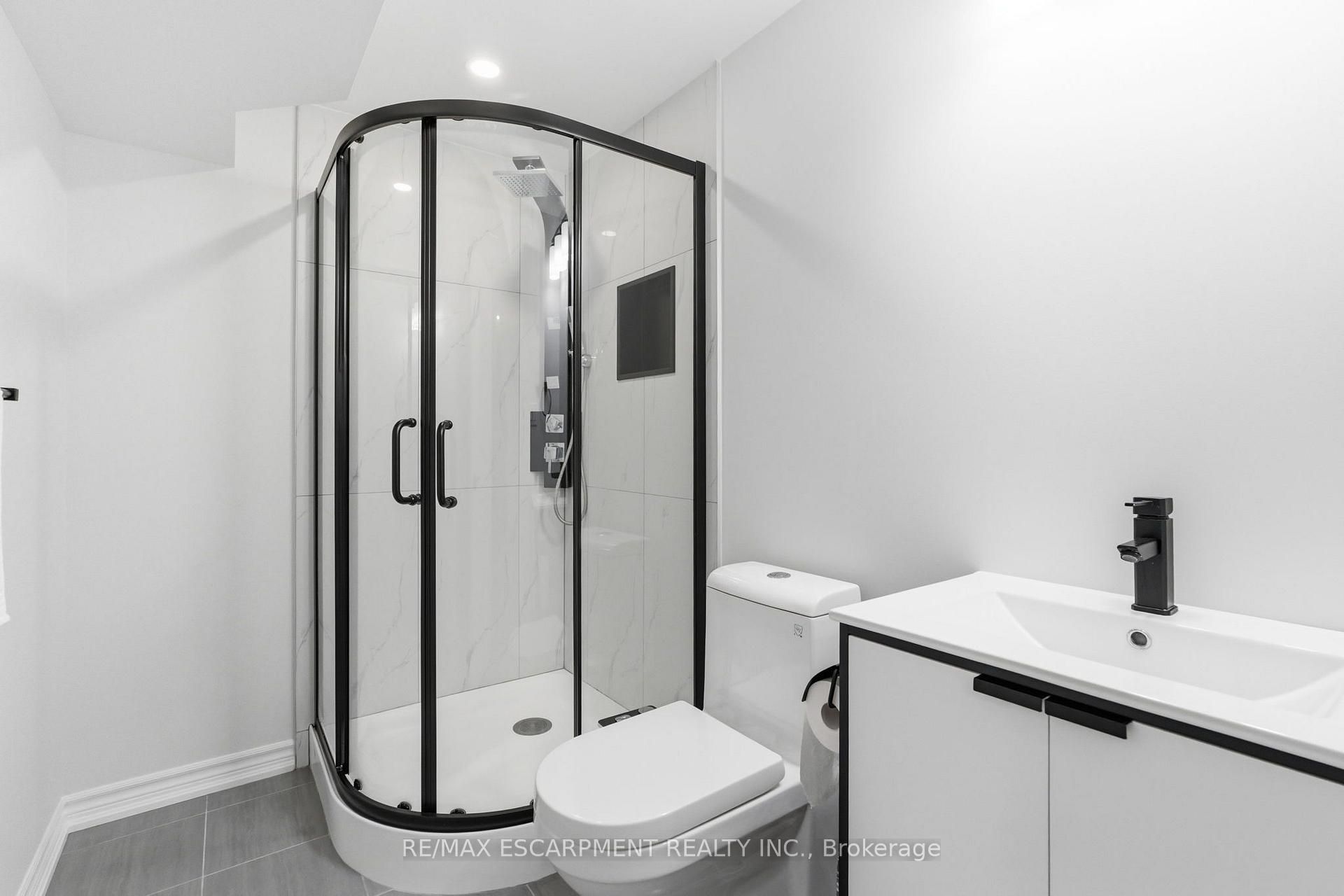 Photo 43 of 2241 Glazebrook Circle, Oakville, Westmount — HOMEH