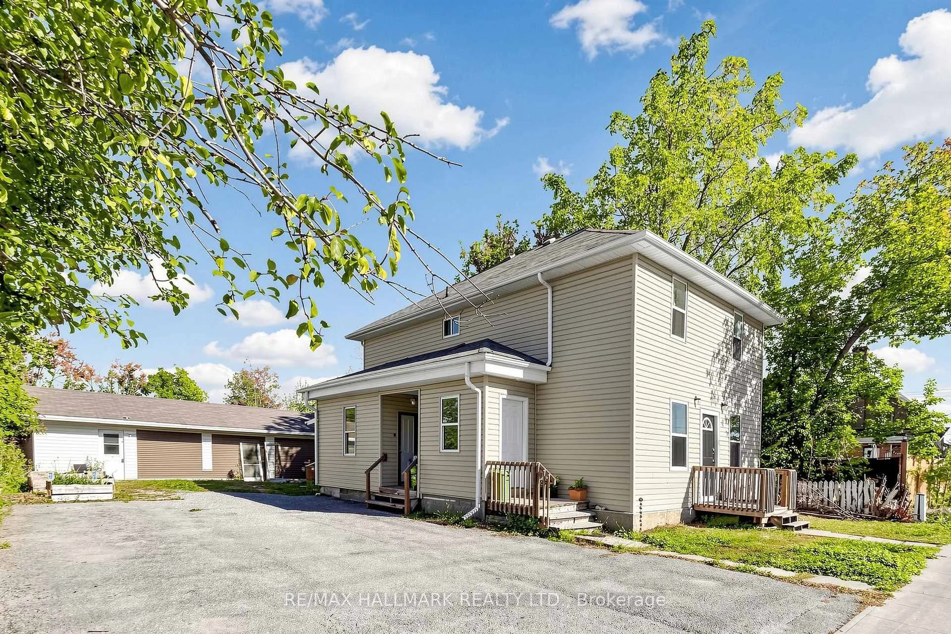 Photo 3 of 4 Mary Street, Kawartha Lakes, Lindsay — HOMEH