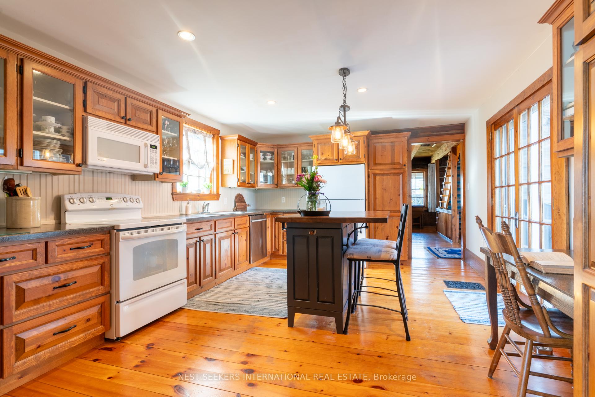 Photo 11 of 219 Bayshore Road, Innisfil, Rural Innisfil — HOMEH