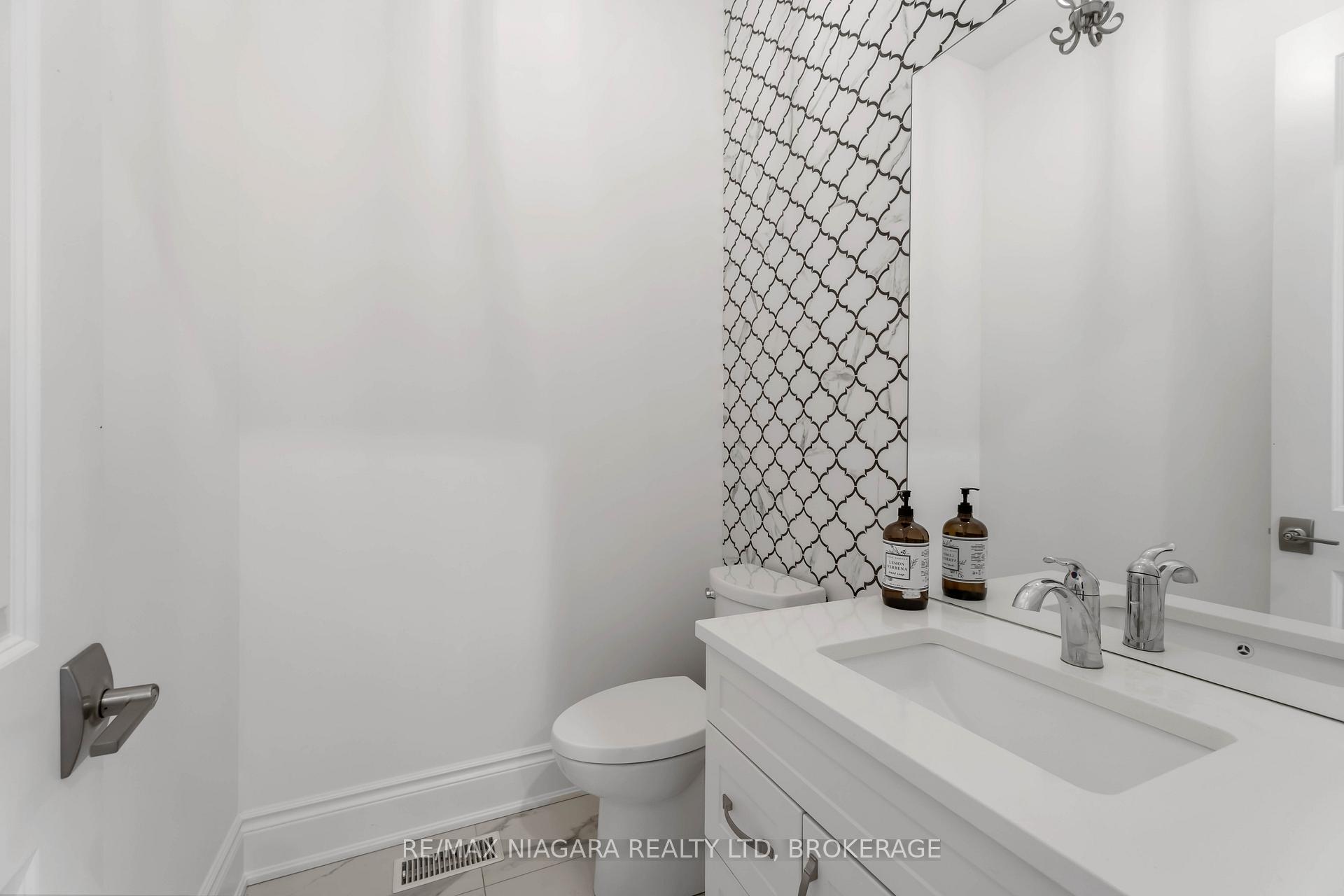 Photo 17 of Unit 7, 15 Arbourvale Common Road, St. Catharines, Glendale/Glenridge — HOMEH