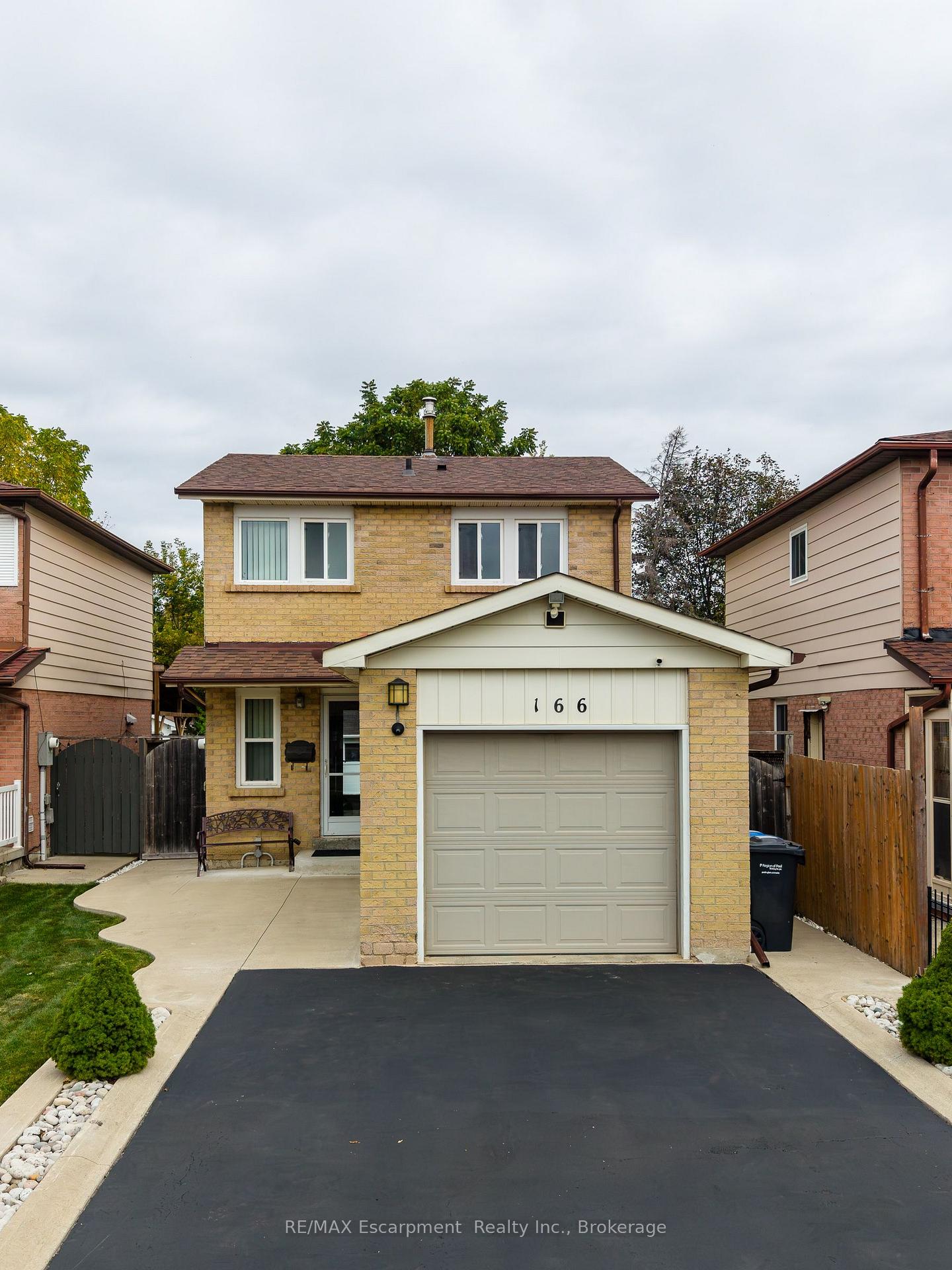 Photo of 166 Martindale Crescent