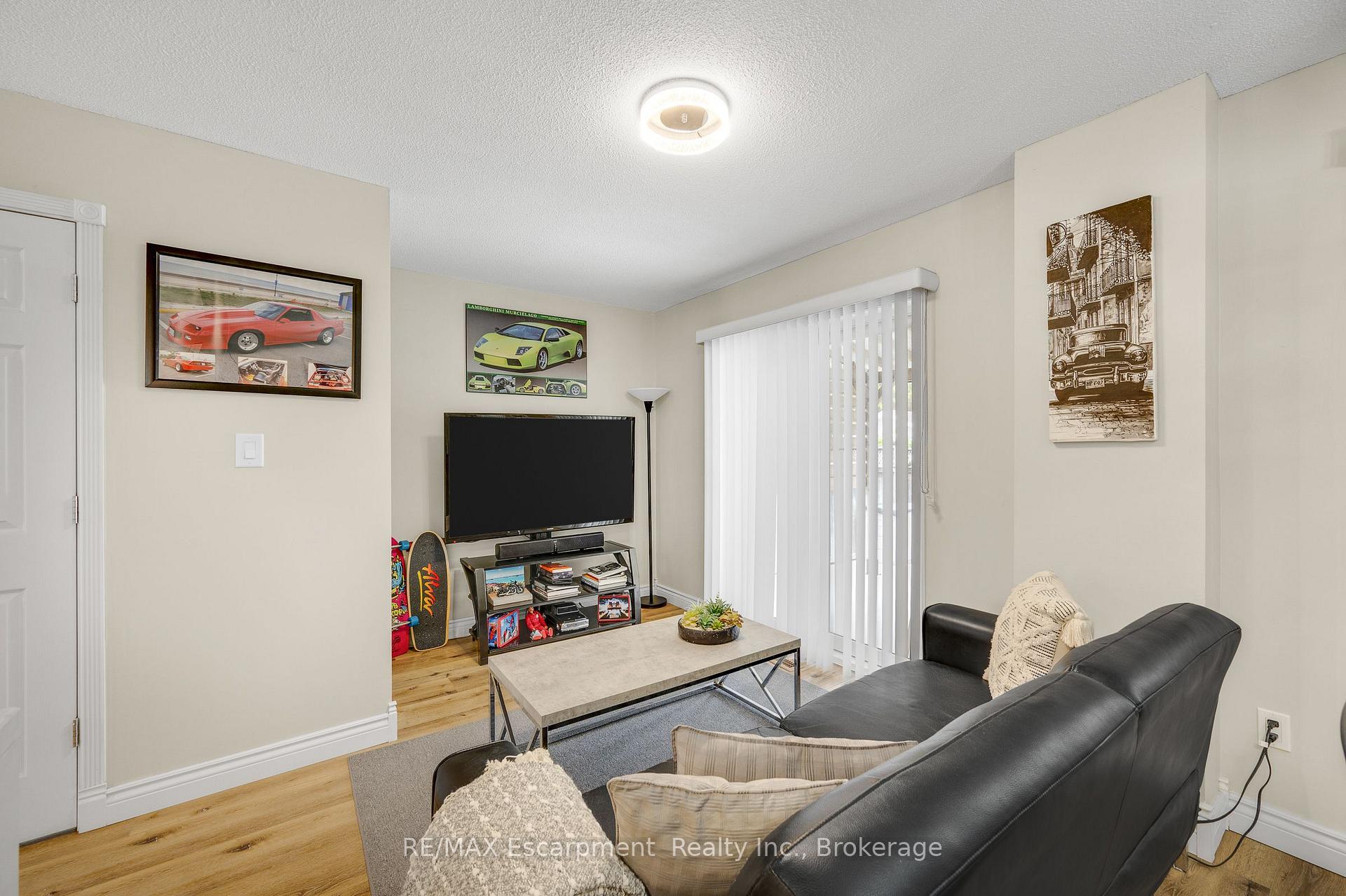 Photo 6 of 166 Martindale Crescent, Brampton, Brampton West — HOMEH