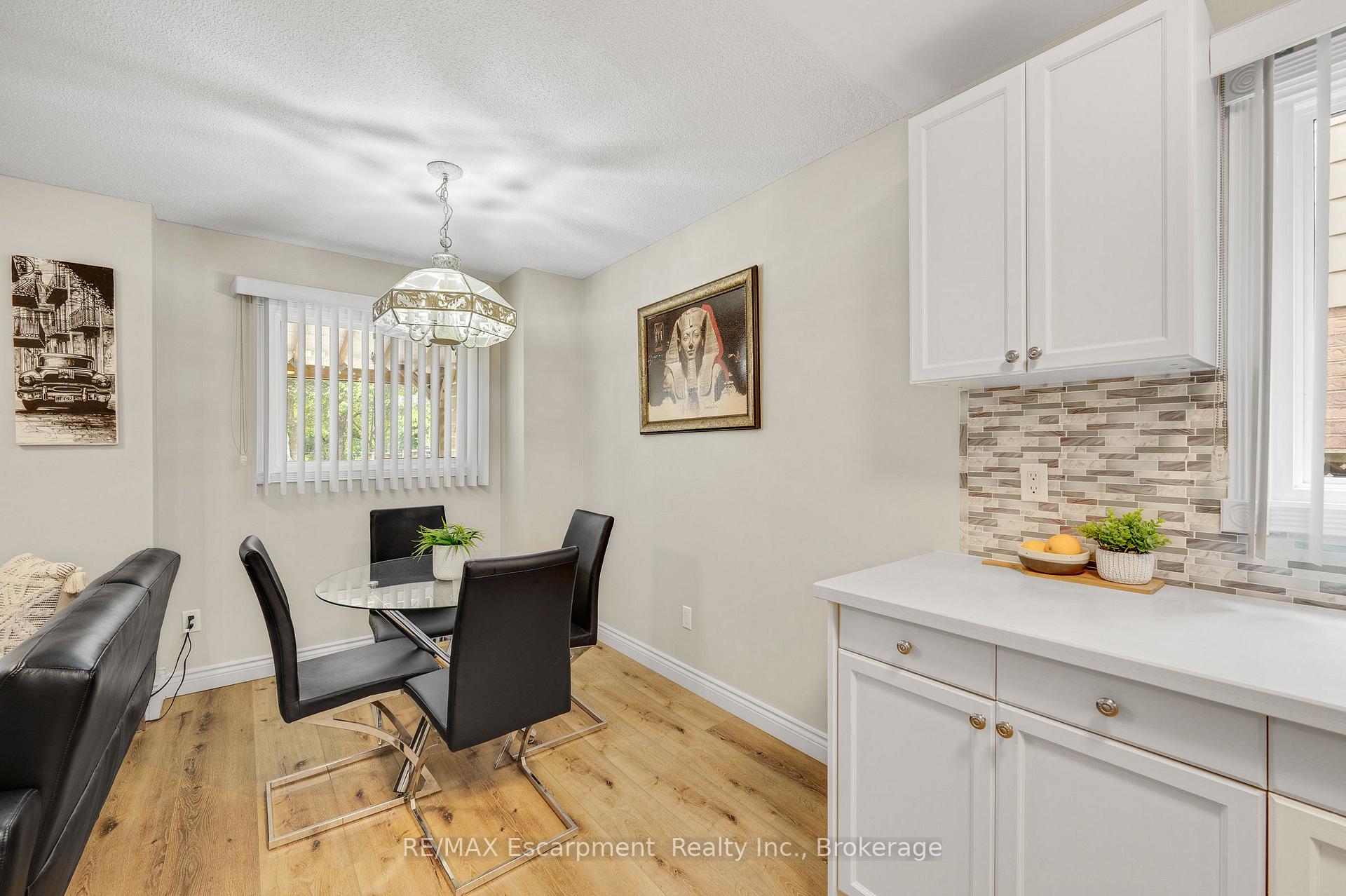 Photo 14 of 166 Martindale Crescent, Brampton, Brampton West — HOMEH