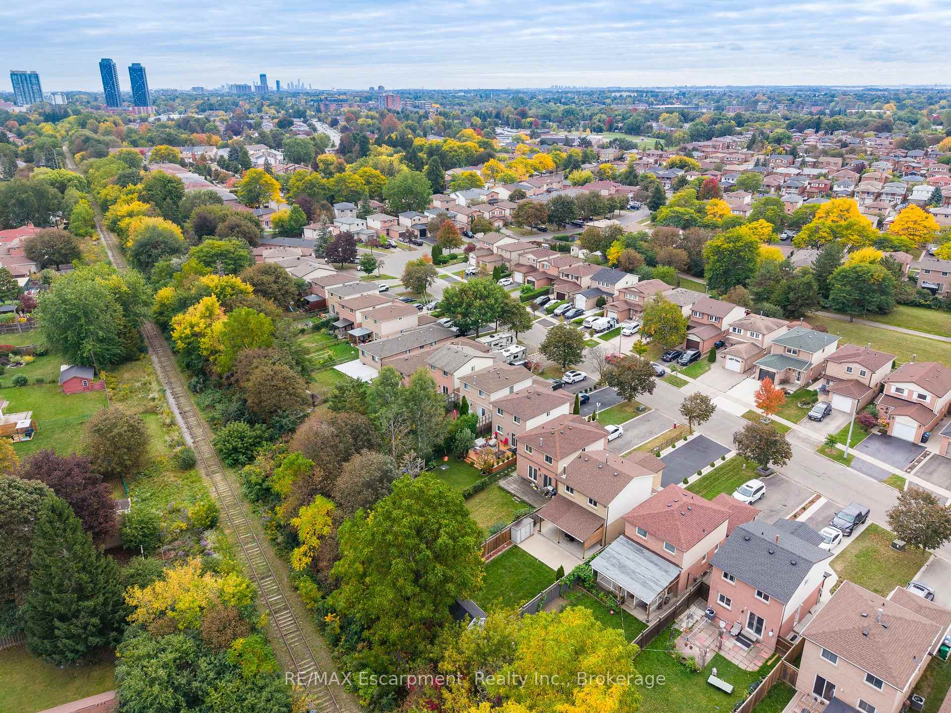 Photo 33 of 166 Martindale Crescent, Brampton, Brampton West — HOMEH