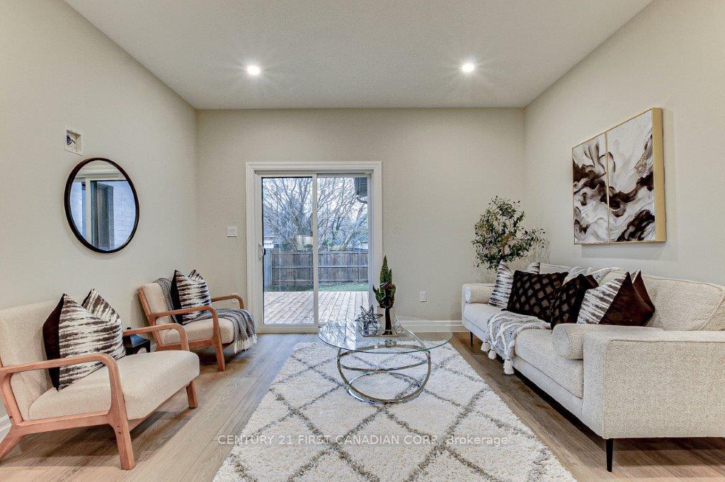 Photo 5 of 163 Elgin Avenue E, Goderich, Goderich (Town) — HOMEH