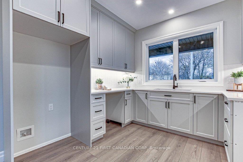 Photo 8 of 163 Elgin Avenue E, Goderich, Goderich (Town) — HOMEH