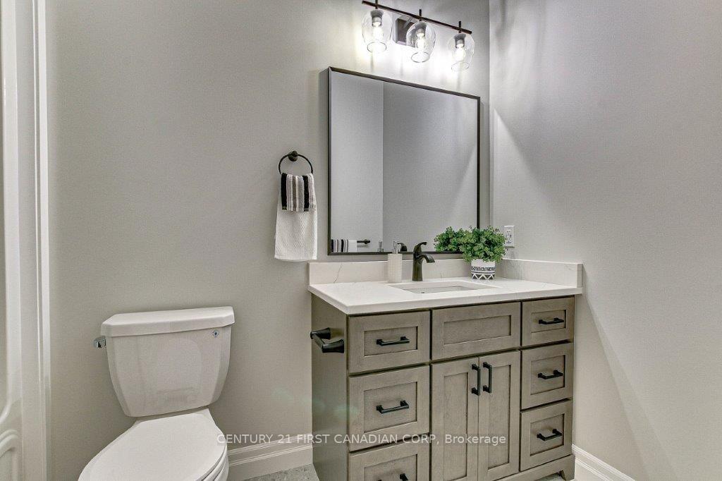 Photo 12 of 163 Elgin Avenue E, Goderich, Goderich (Town) — HOMEH