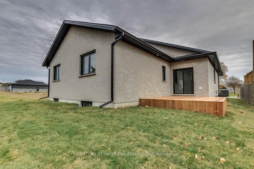 Photo 30 of 163 Elgin Avenue E, Goderich, Goderich (Town) — HOMEH