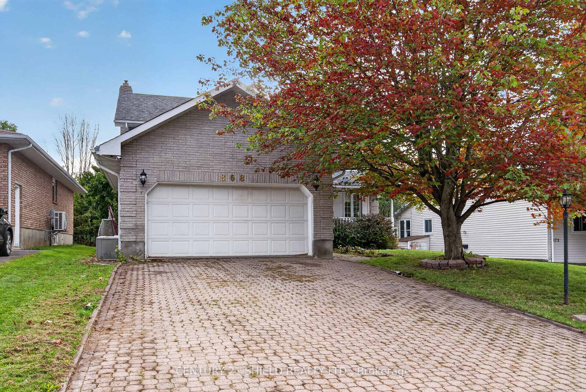 Photo 2 of 868 Laflin Street, Cornwall, Cornwall — HOMEH