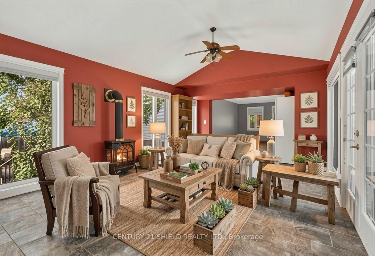 Photo 3 of 868 Laflin Street, Cornwall, Cornwall — HOMEH