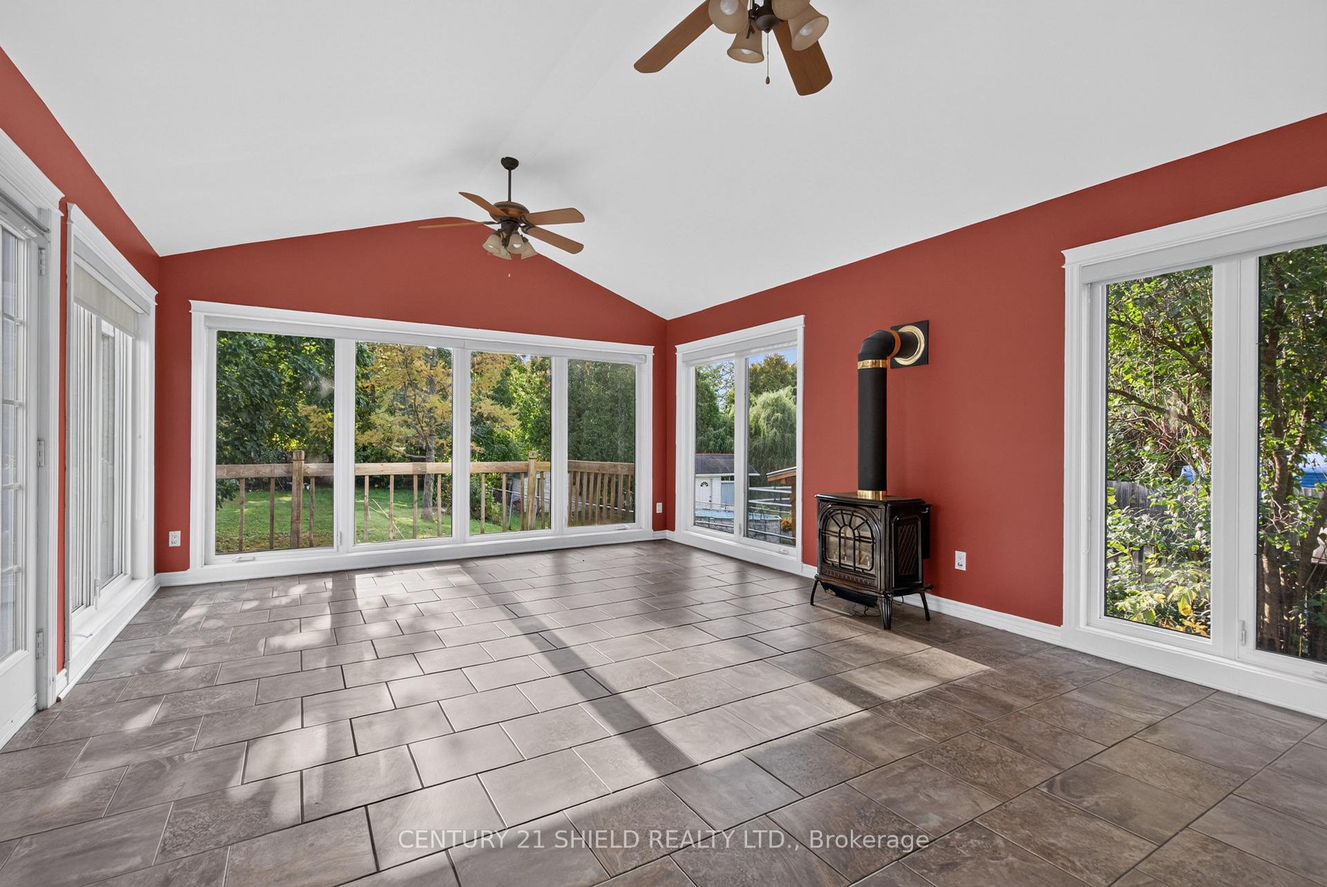 Photo 5 of 868 Laflin Street, Cornwall, Cornwall — HOMEH