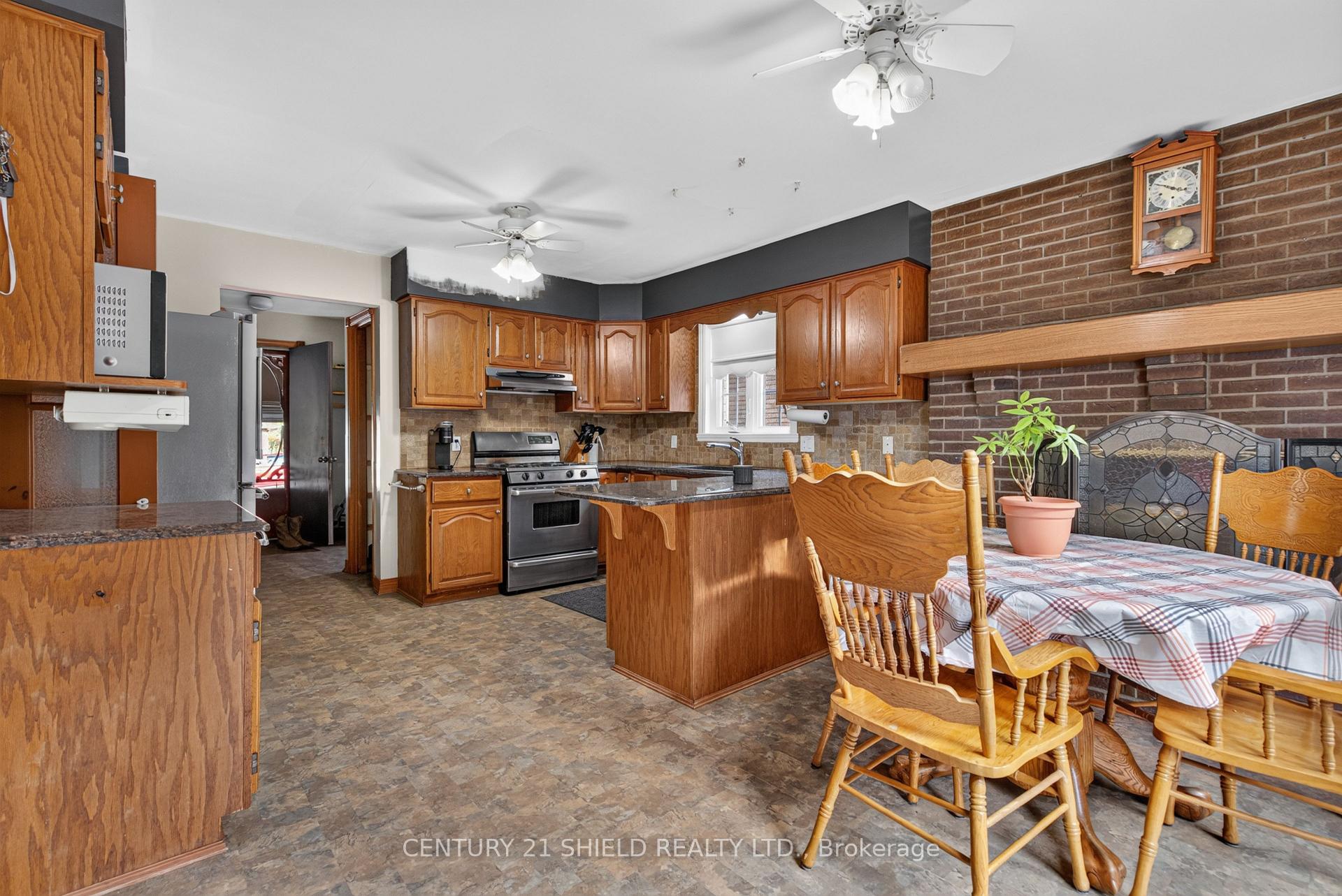 Photo 13 of 868 Laflin Street, Cornwall, Cornwall — HOMEH