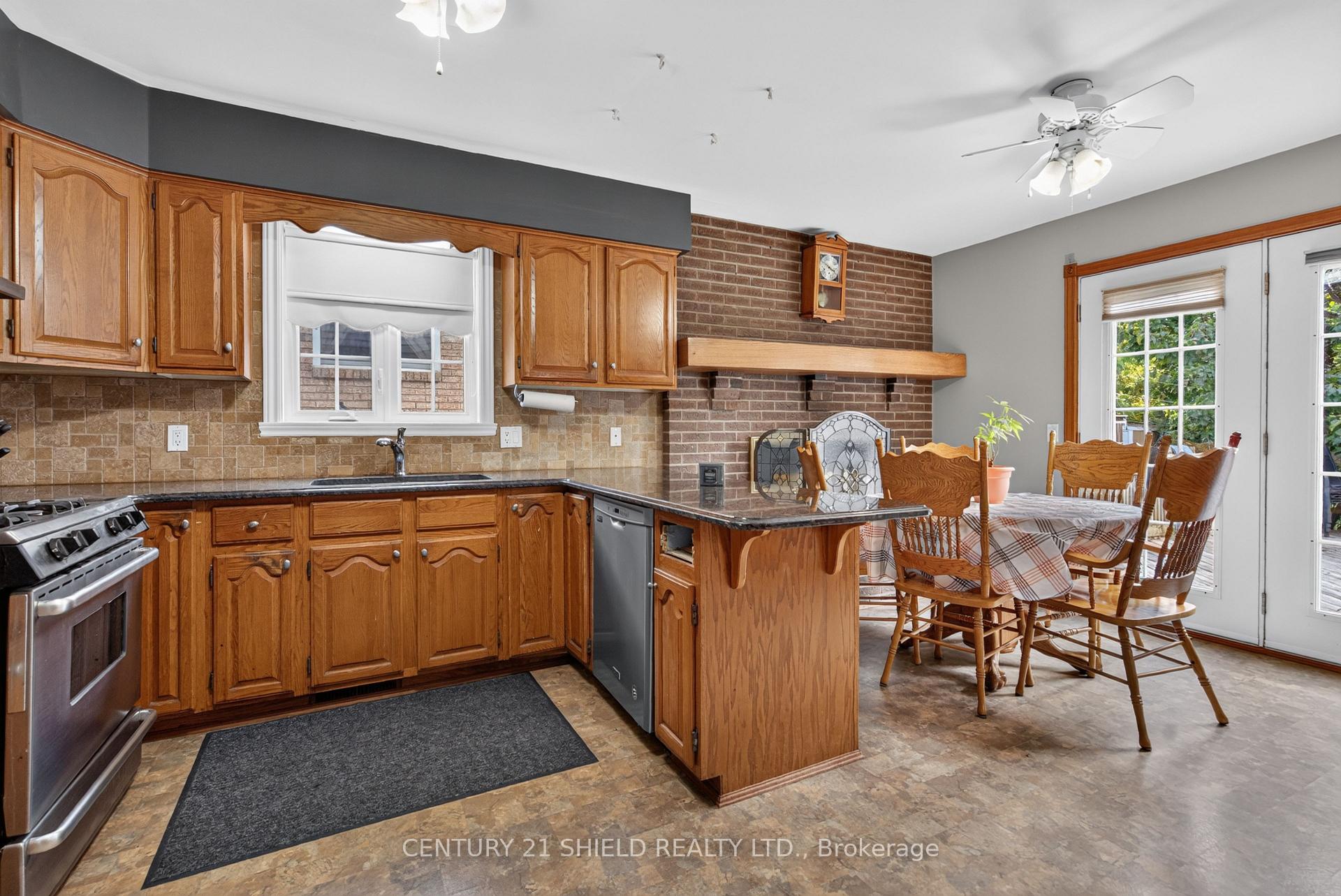 Photo 15 of 868 Laflin Street, Cornwall, Cornwall — HOMEH