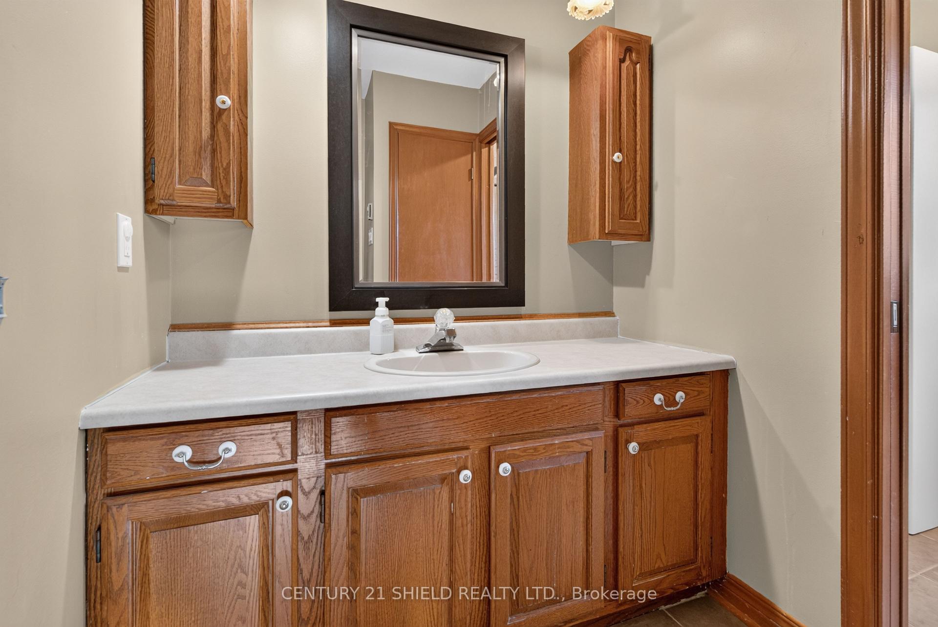 Photo 28 of 868 Laflin Street, Cornwall, Cornwall — HOMEH