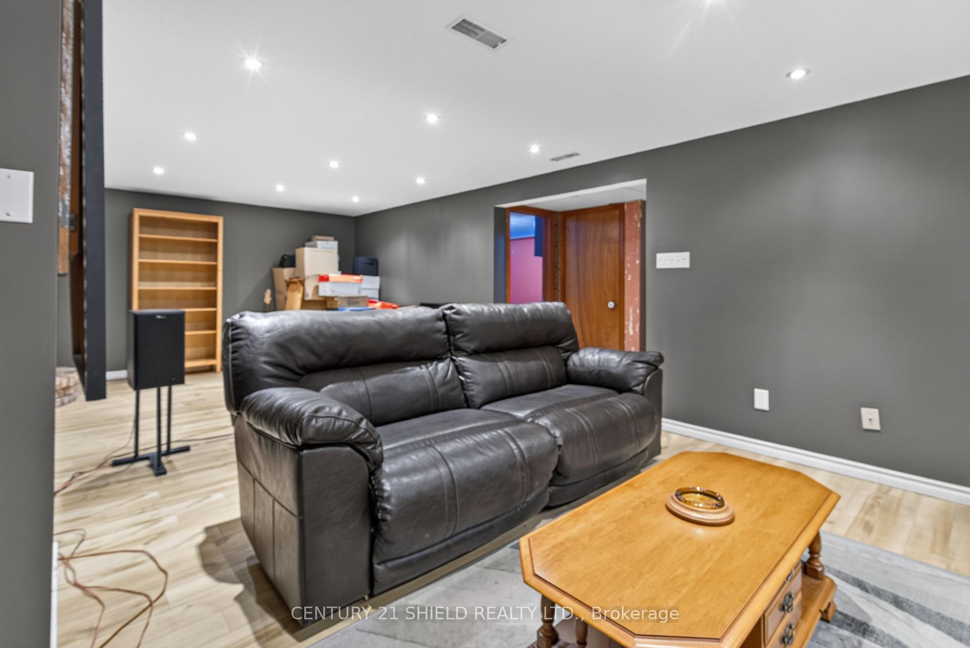 Photo 34 of 868 Laflin Street, Cornwall, Cornwall — HOMEH