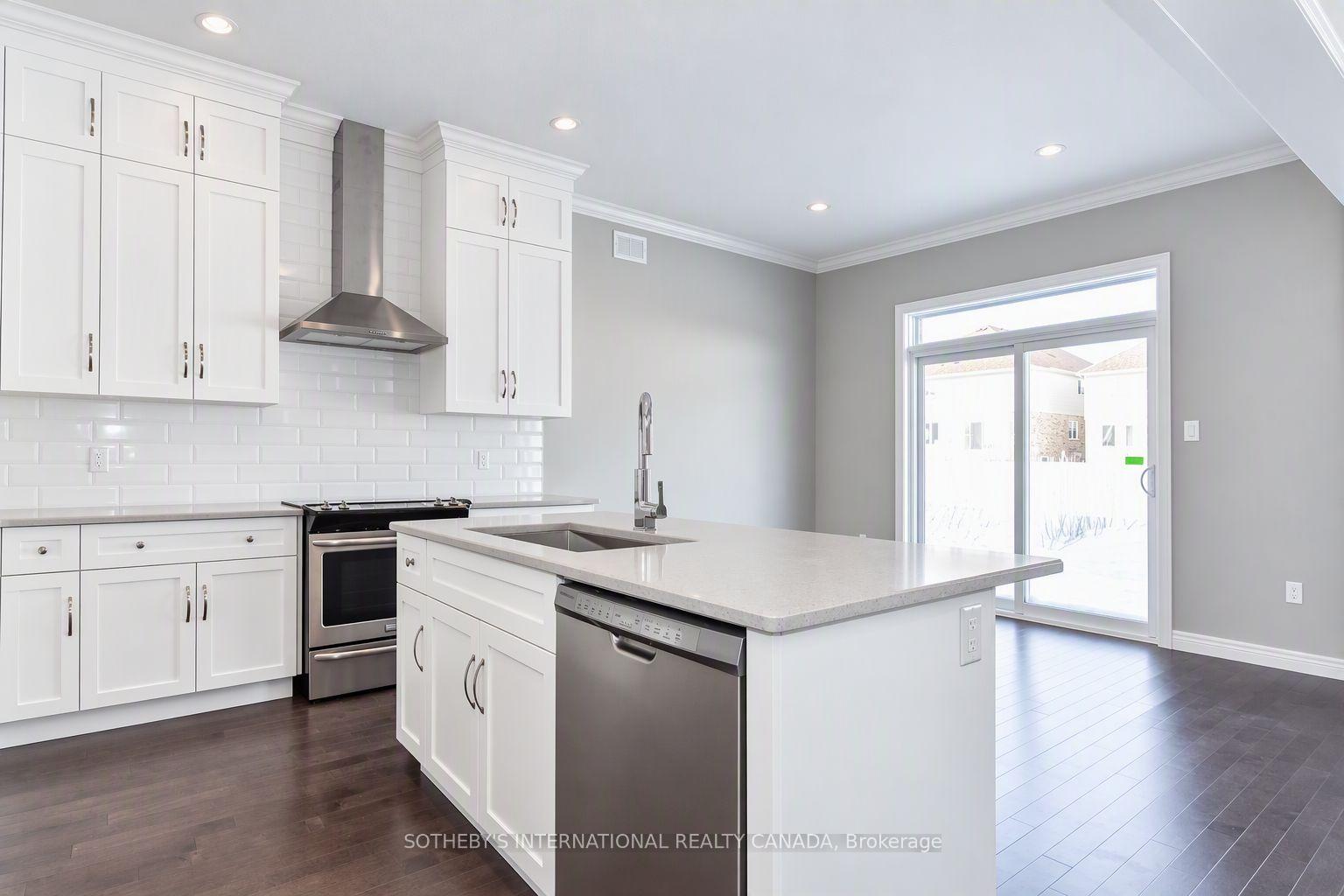 Photo 3 of 529 Anton Crescent, Kitchener, Rosenburg — HOMEH