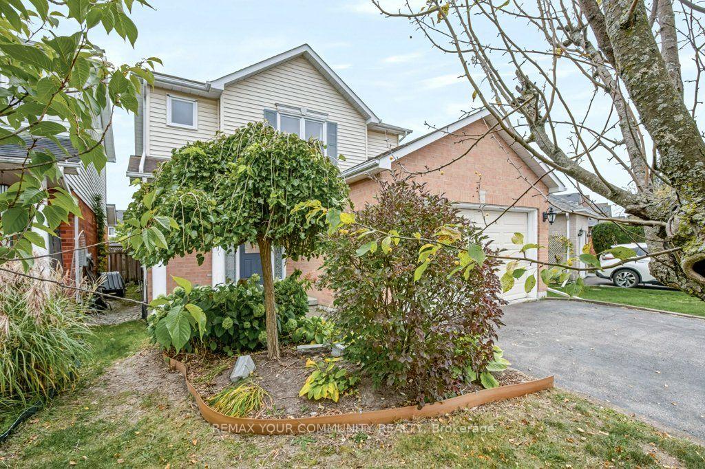 Photo 3 of 37 Brownstone Crescent, Clarington, Courtice — HOMEH