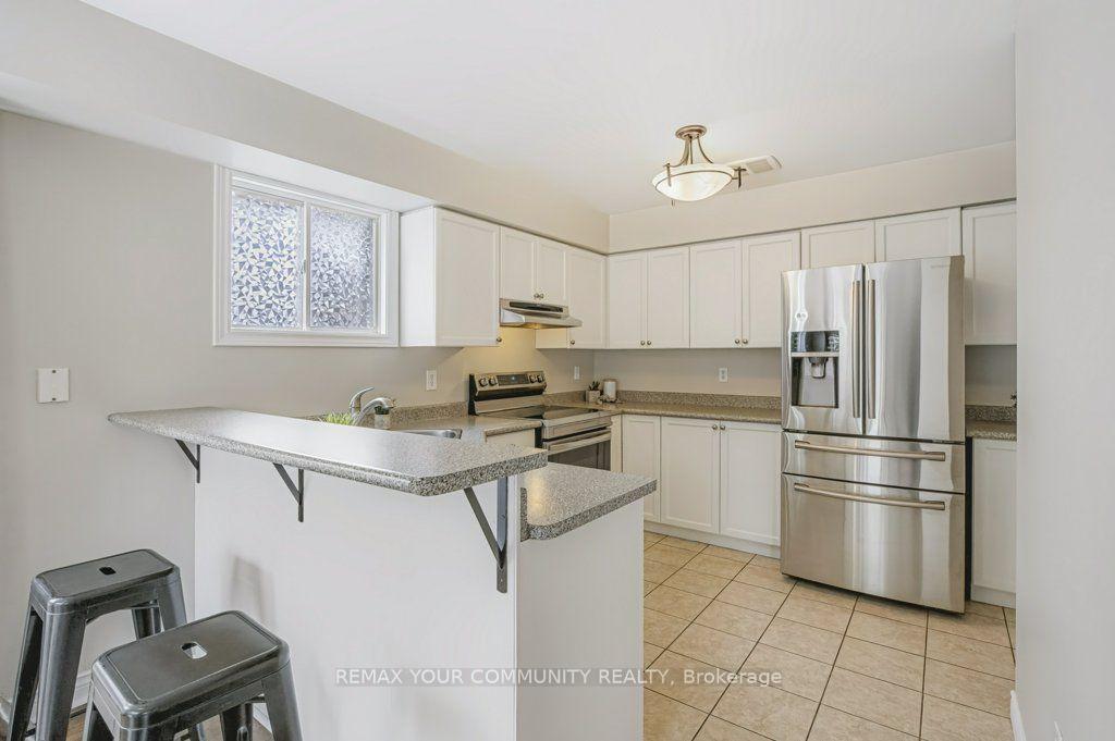 Photo 8 of 37 Brownstone Crescent, Clarington, Courtice — HOMEH