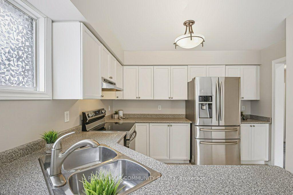 Photo 9 of 37 Brownstone Crescent, Clarington, Courtice — HOMEH