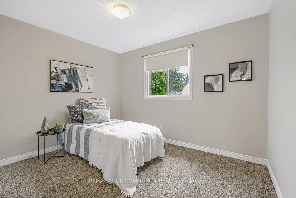Photo 25 of 37 Brownstone Crescent, Clarington, Courtice — HOMEH