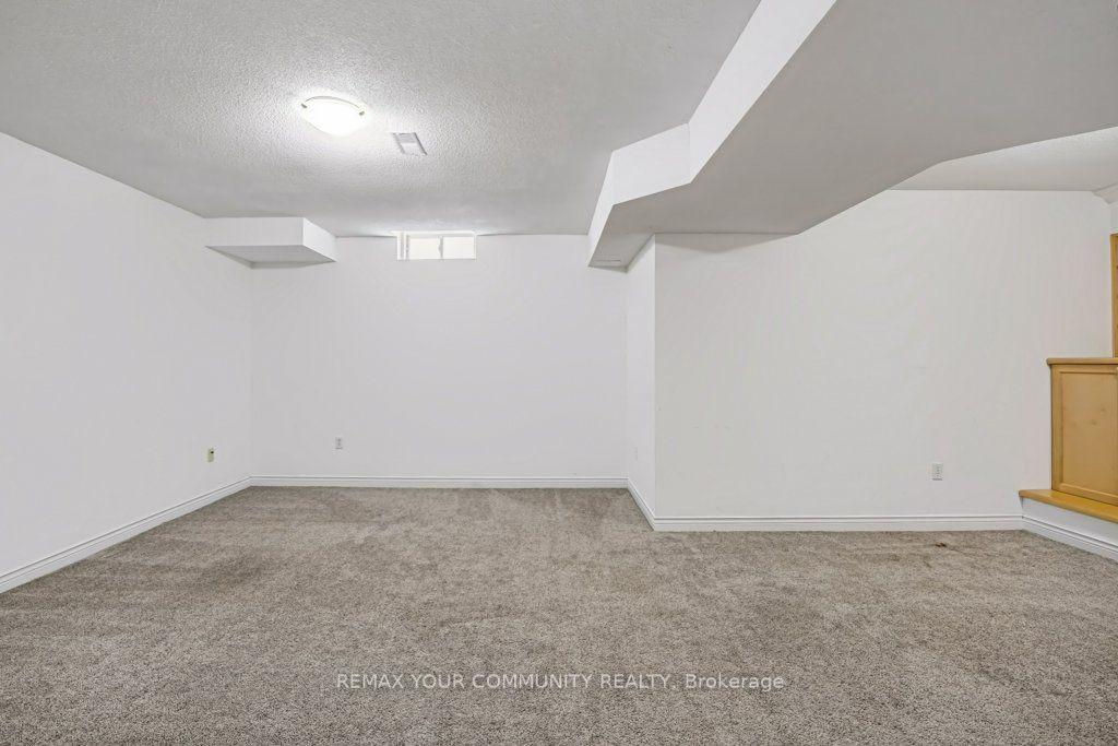 Photo 32 of 37 Brownstone Crescent, Clarington, Courtice — HOMEH
